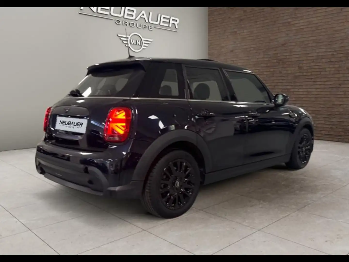 MINI One One 102ch Edition Camden BVA7 Noir - 2