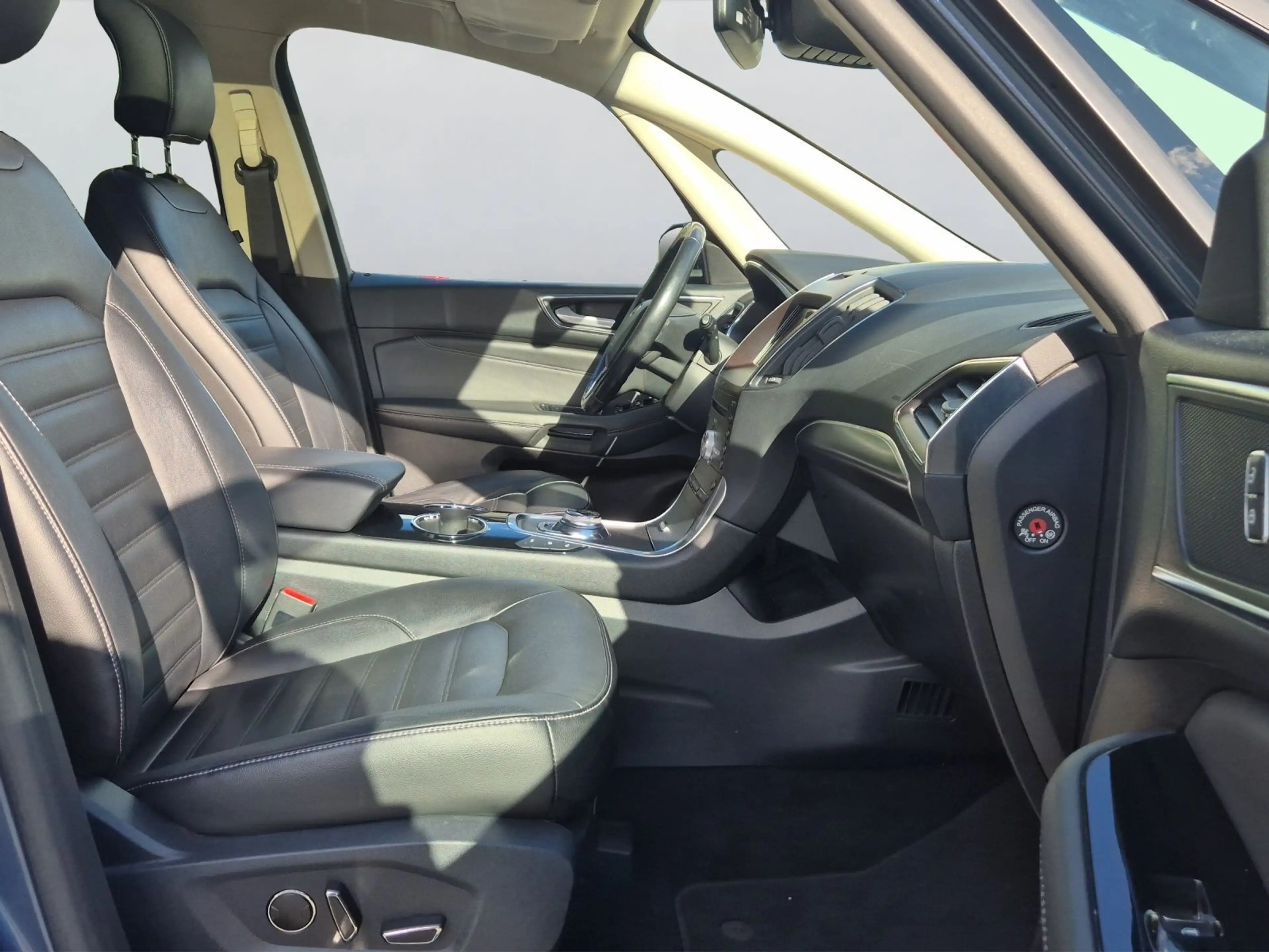Ford Galaxy Titanium*7SITZE*PANO*SITZHZG*AHK*ACC*LED* — photo 9
