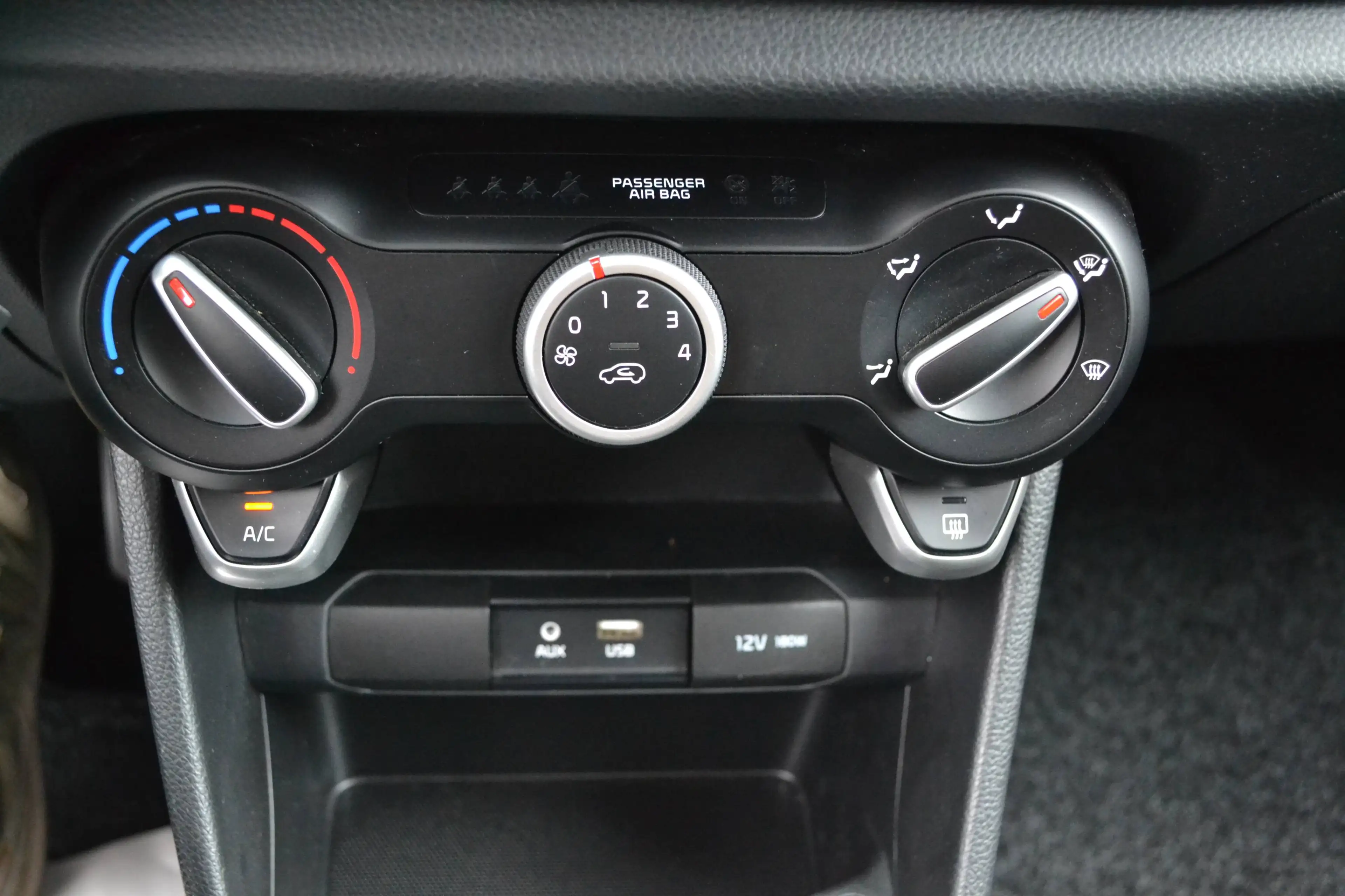 Kia Picanto Picanto 1.0i navi, camera... — photo 18