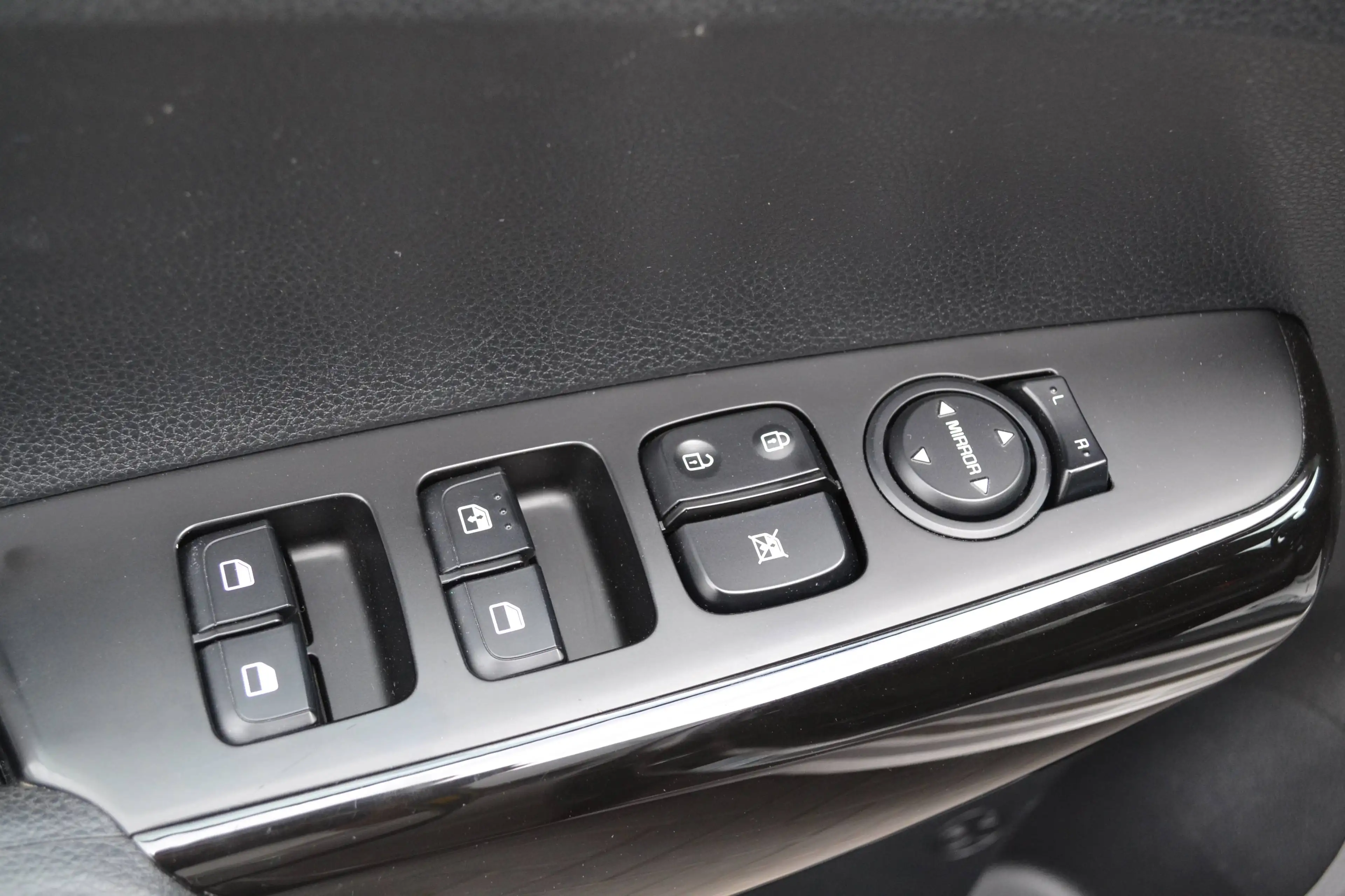 Kia Picanto Picanto 1.0i navi, camera... — photo 10