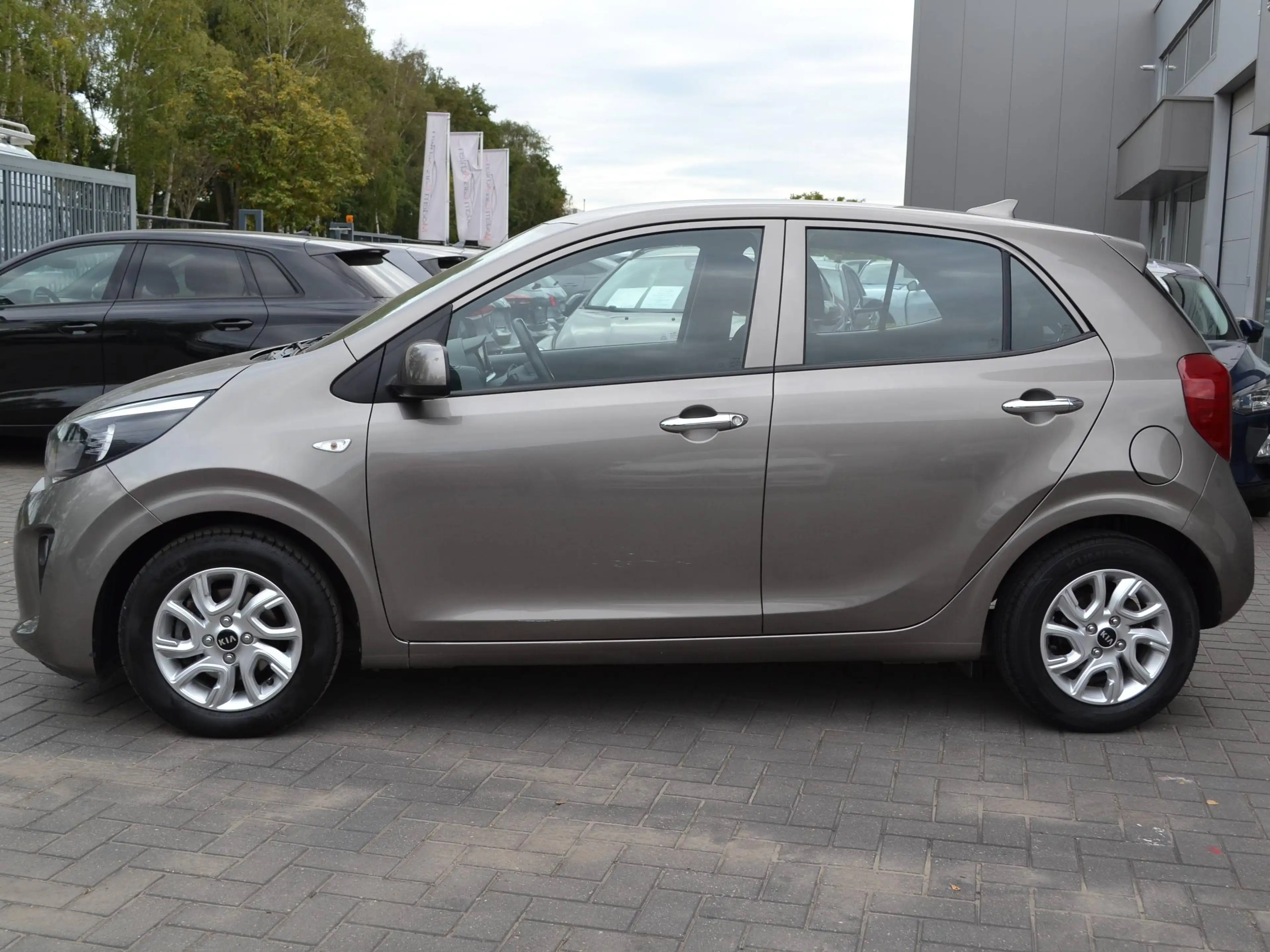 Kia Picanto Picanto 1.0i navi, camera... — photo 4
