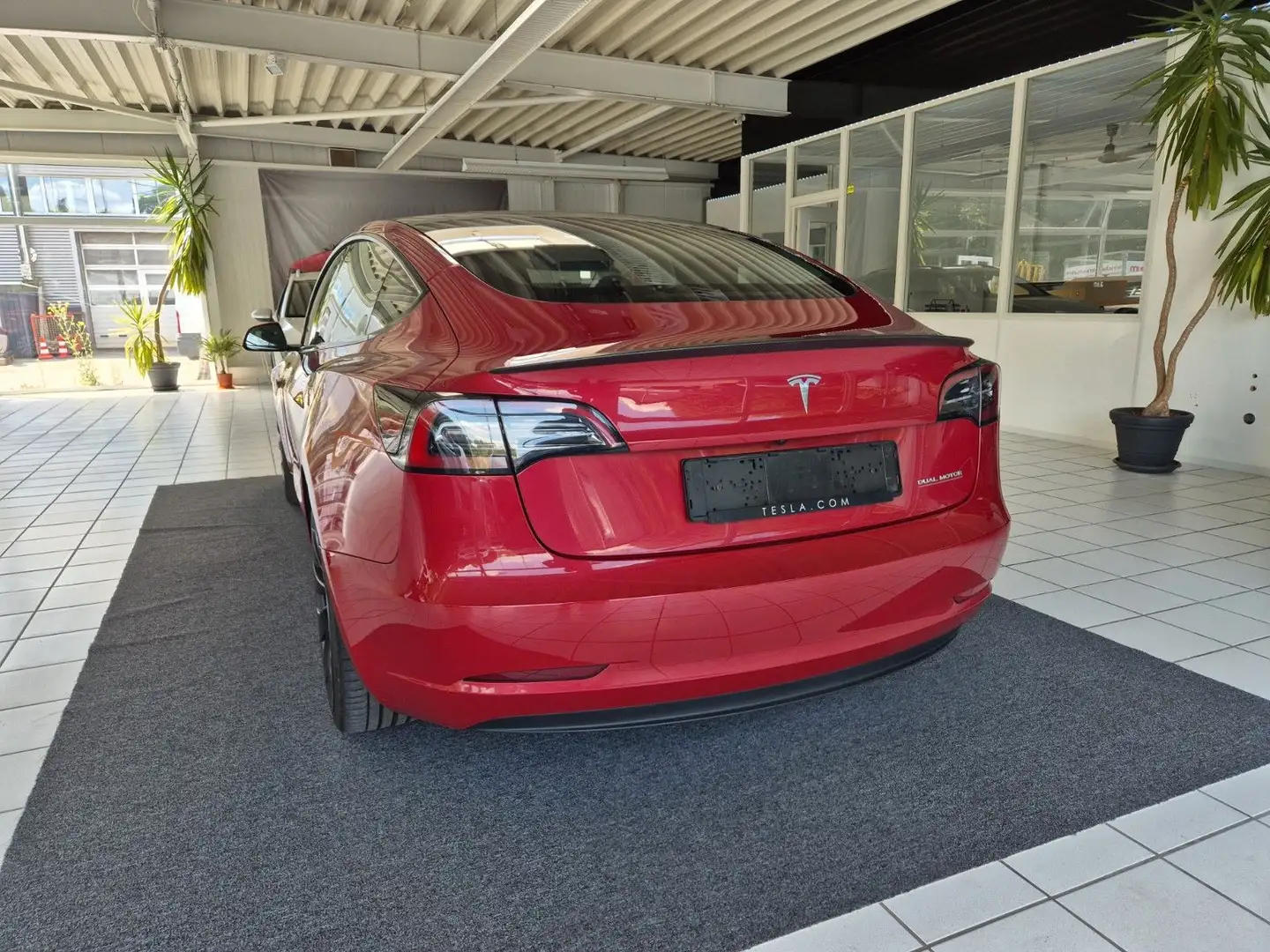 Tesla Model 3 Performance Dual AWD Rot - 2