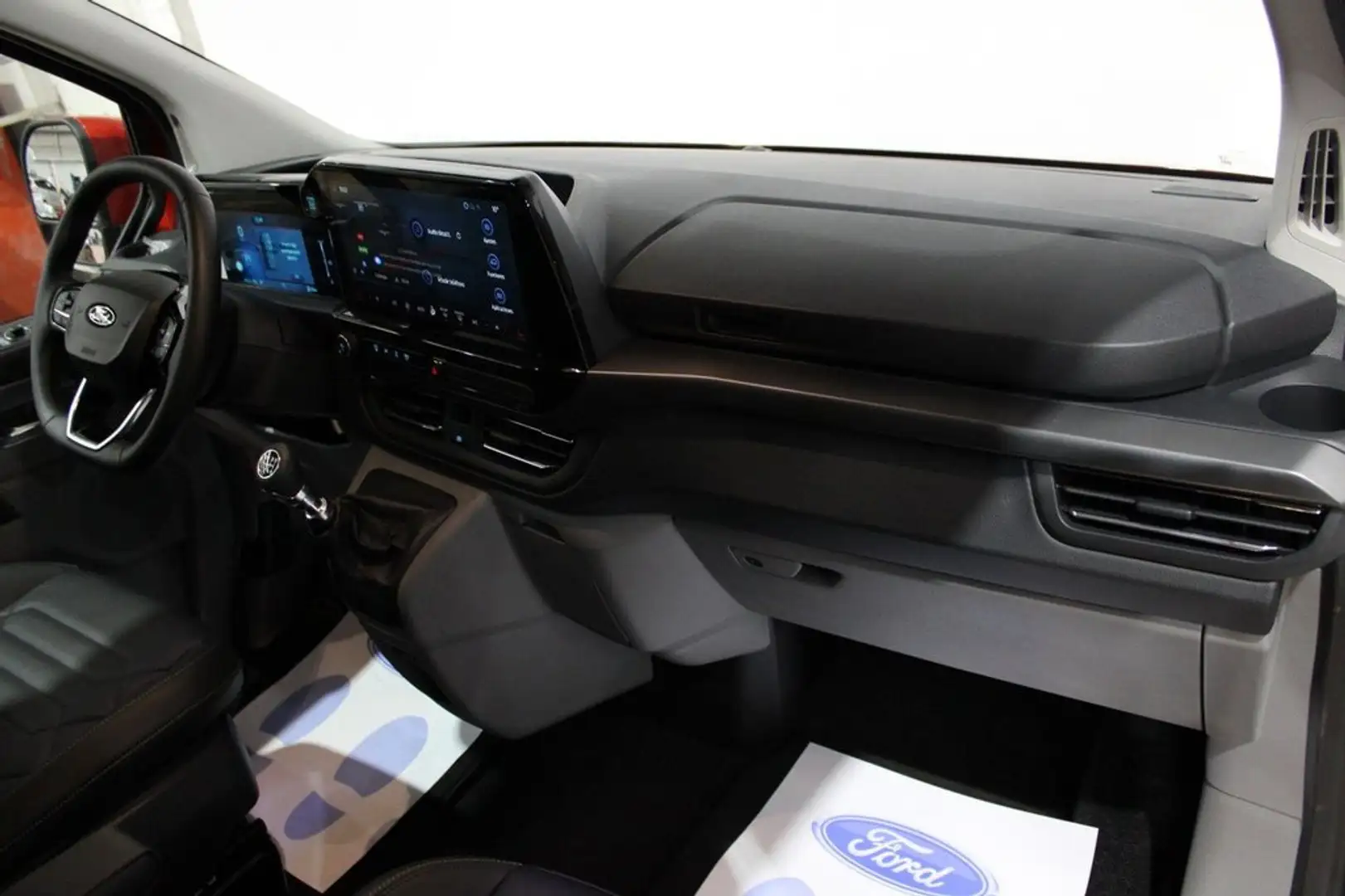 Ford Tourneo Custom 2.0 EcoBlue 110kW 150CV L1 Titanium Blanco - 2