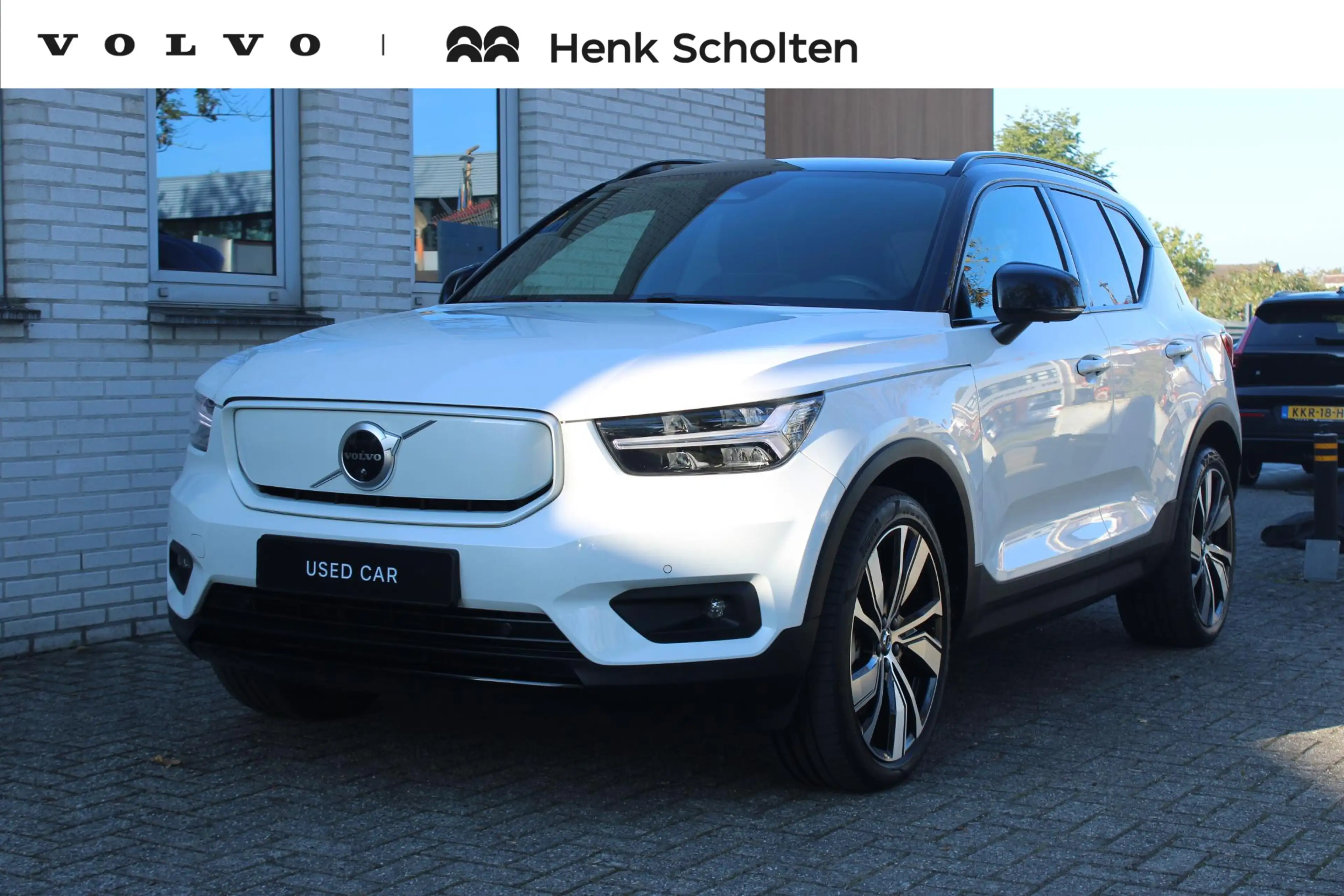 Volvo XC40 Recharge P8 AWD R-Design | Panoramadak | 20" Licht