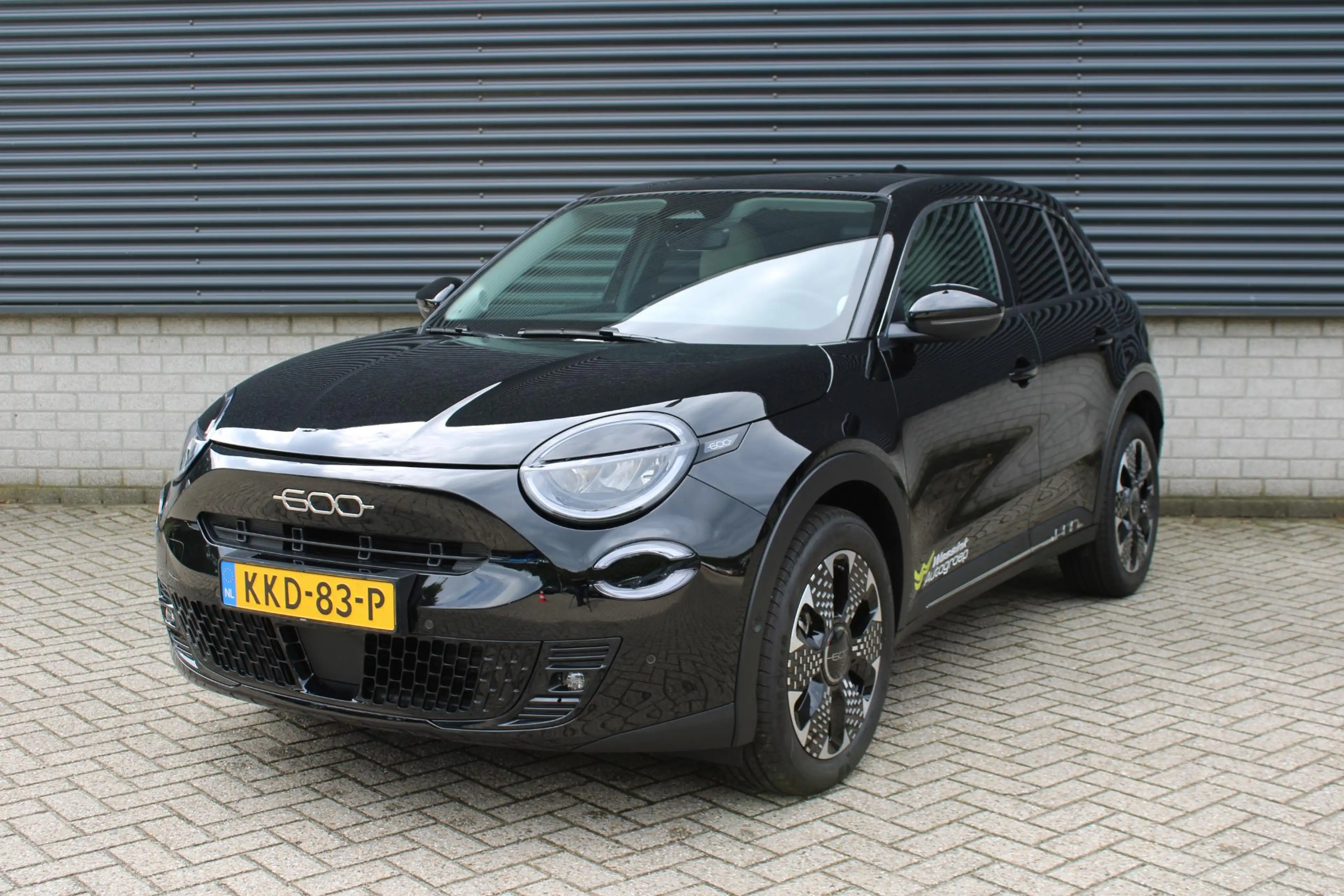 Fiat 600e La Prima 54 kWh — photo 2