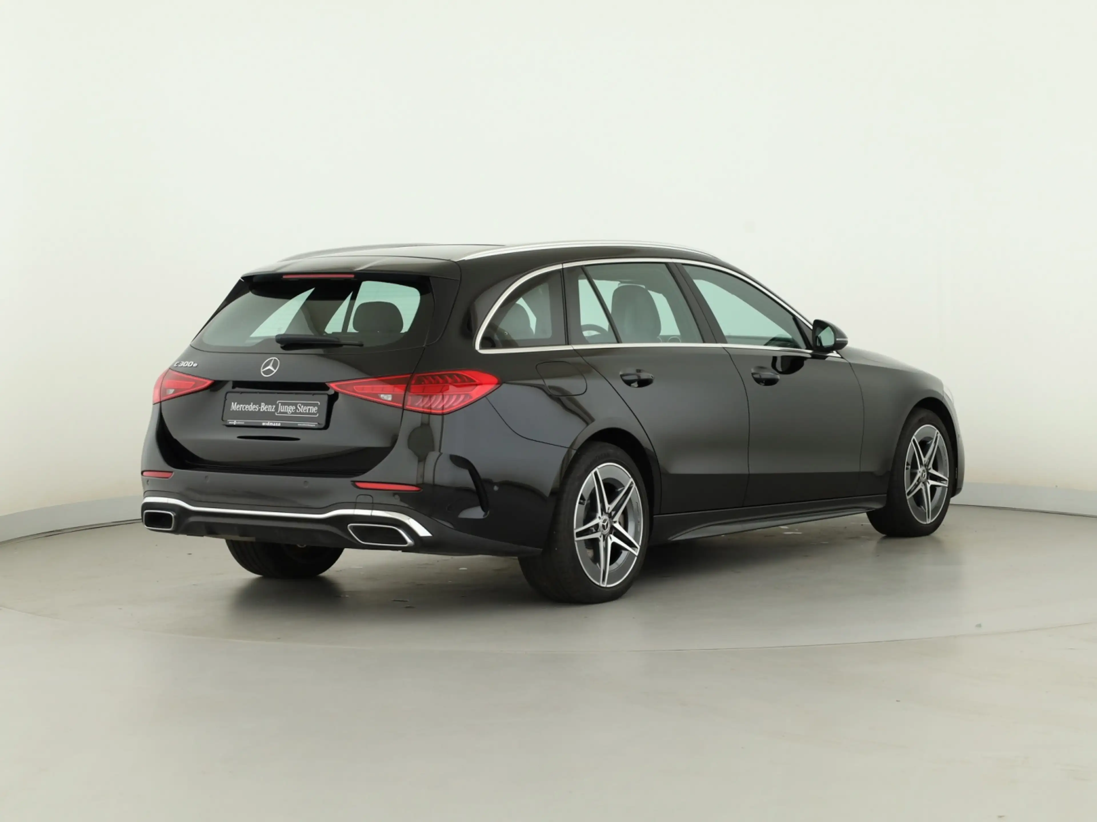 Mercedes-Benz C 300 e T *AMG-Line*Distronic*LED*Keyless*Kamera — photo 6