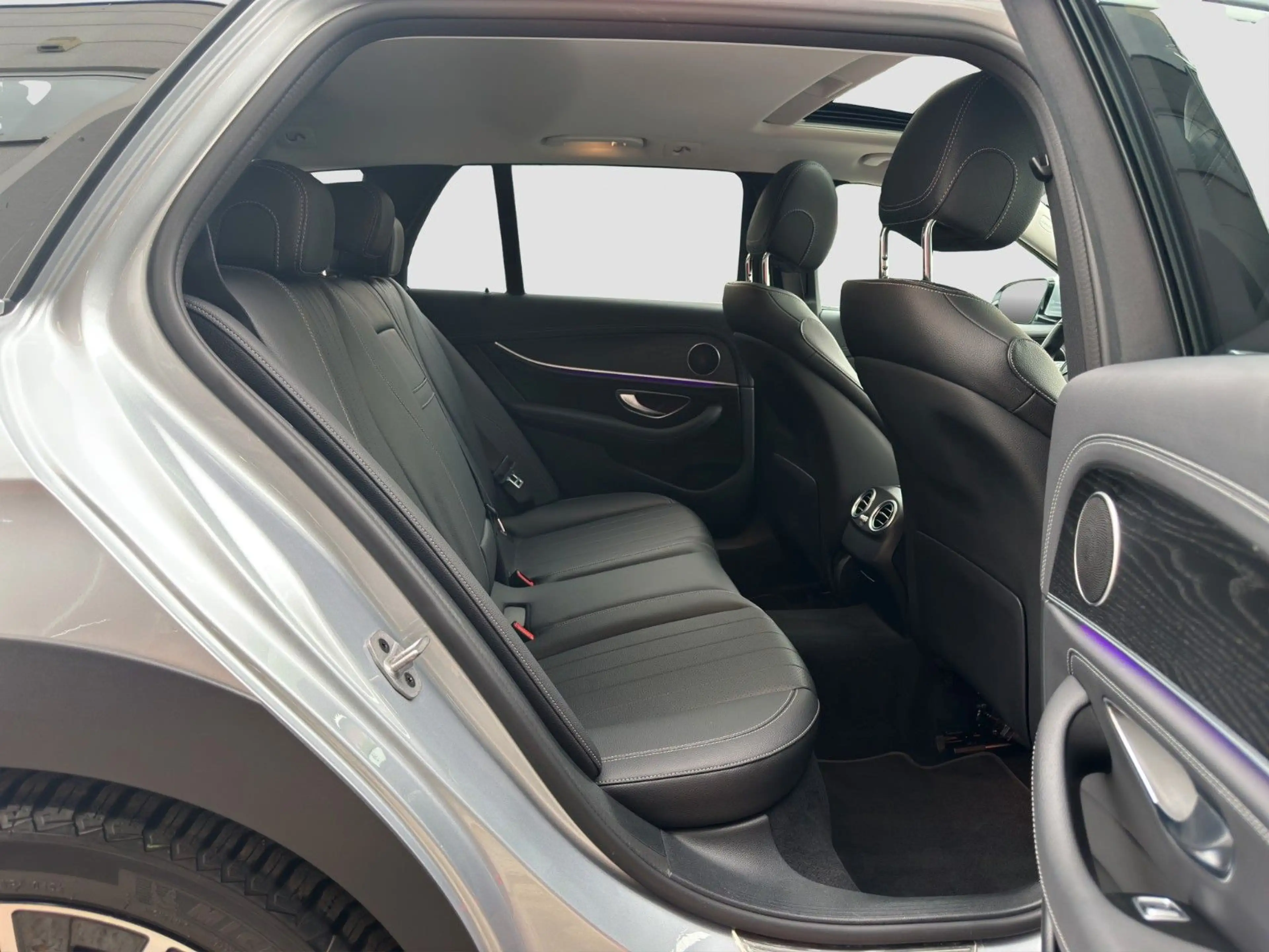 Mercedes-Benz E 400 E400dT 4M All-Terrain LED DSTR+ CARPLAY 360° AHK — photo 11