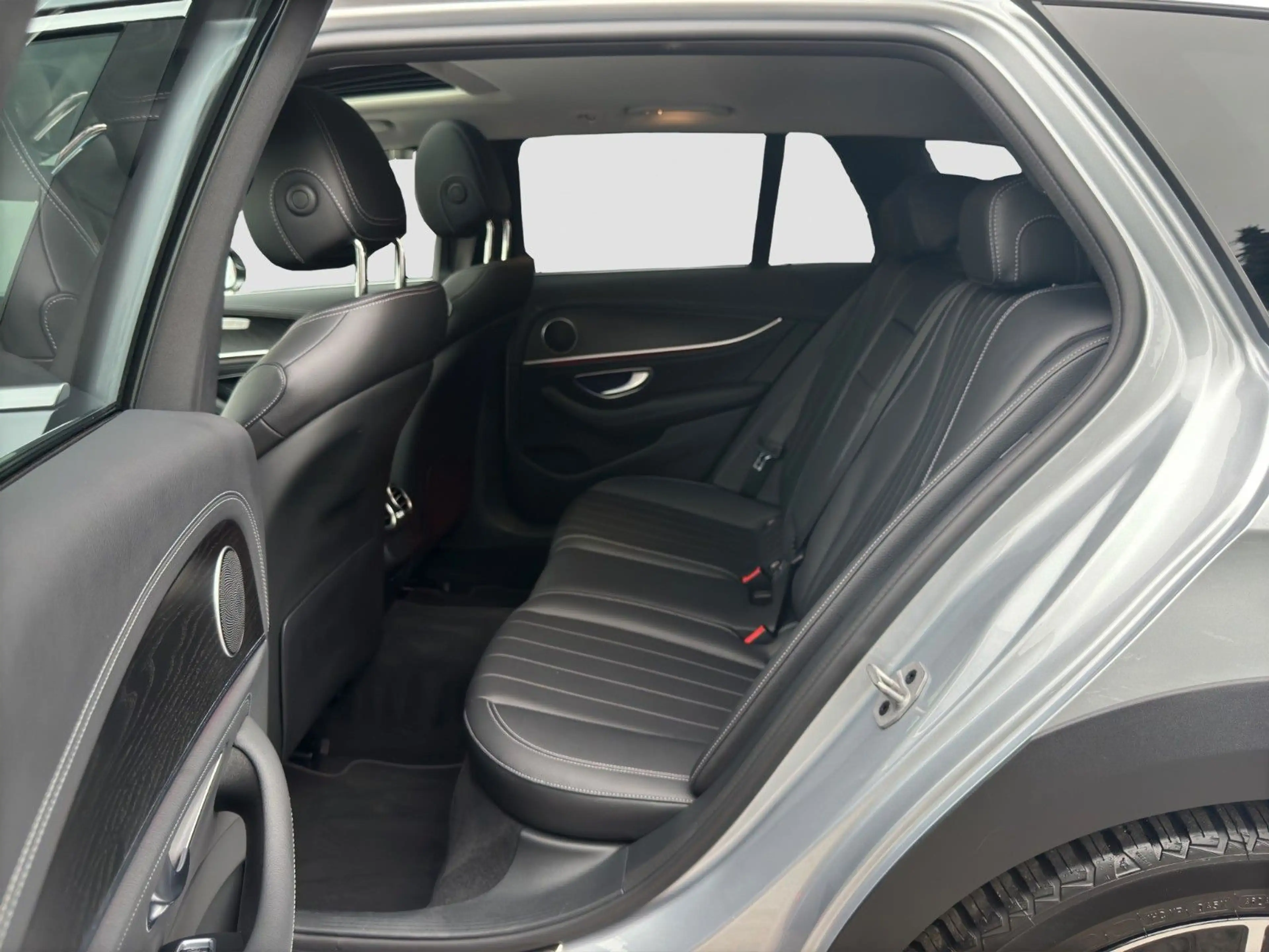 Mercedes-Benz E 400 E400dT 4M All-Terrain LED DSTR+ CARPLAY 360° AHK — photo 13