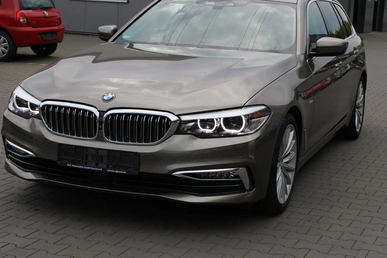 BMW 520 d Luxury Line (G31) Navi Plus/HeadUp/Leder/LED/ Beige - 1