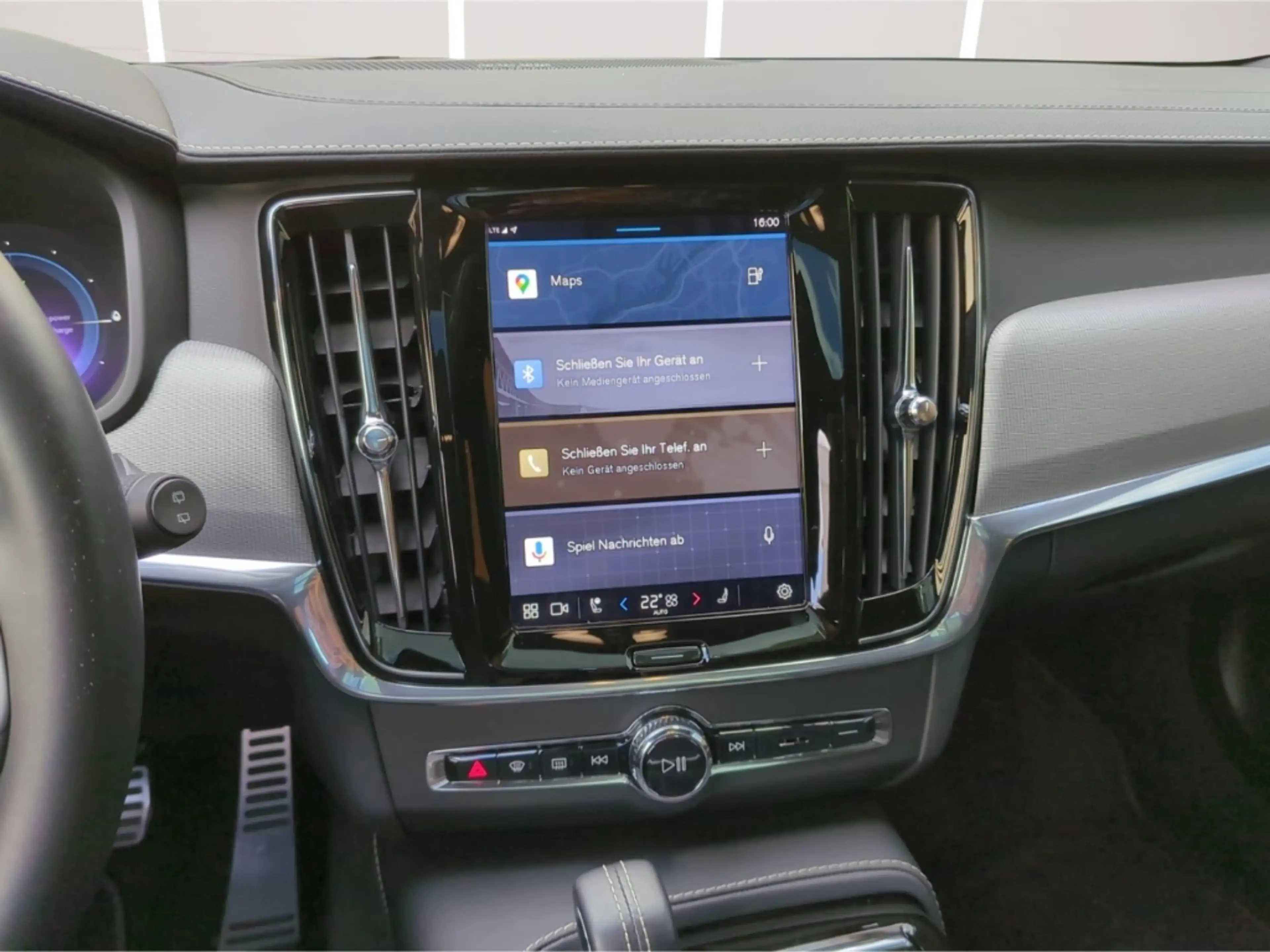 Volvo V90 T8 Recharge R-Design *Pano*SH*Kam*Nappa* — photo 13