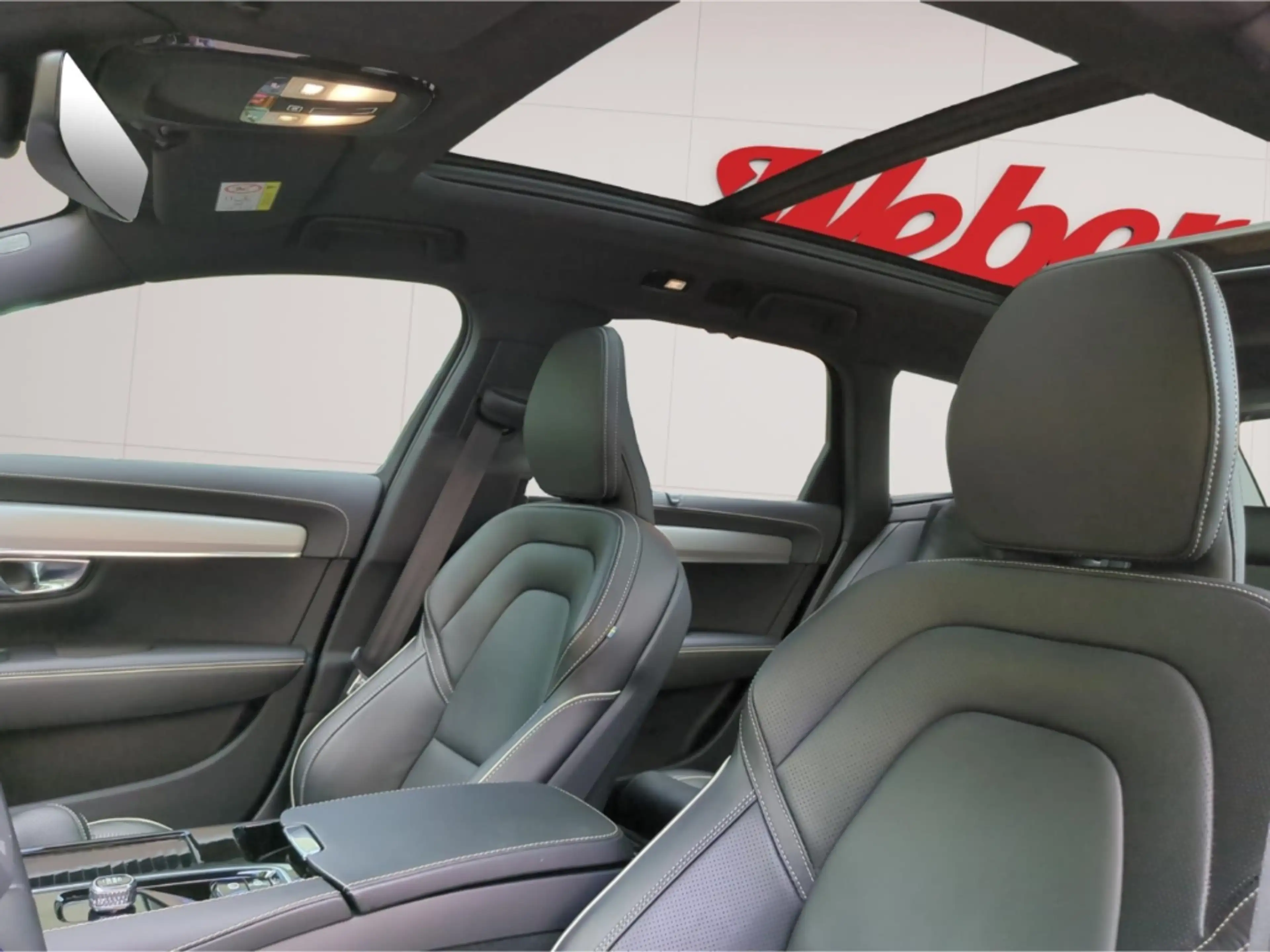 Volvo V90 T8 Recharge R-Design *Pano*SH*Kam*Nappa* — photo 15