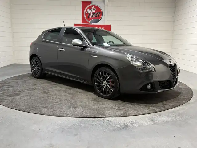 Alfa Romeo Giulietta view 6