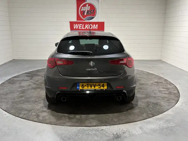 Alfa Romeo Giulietta view 8