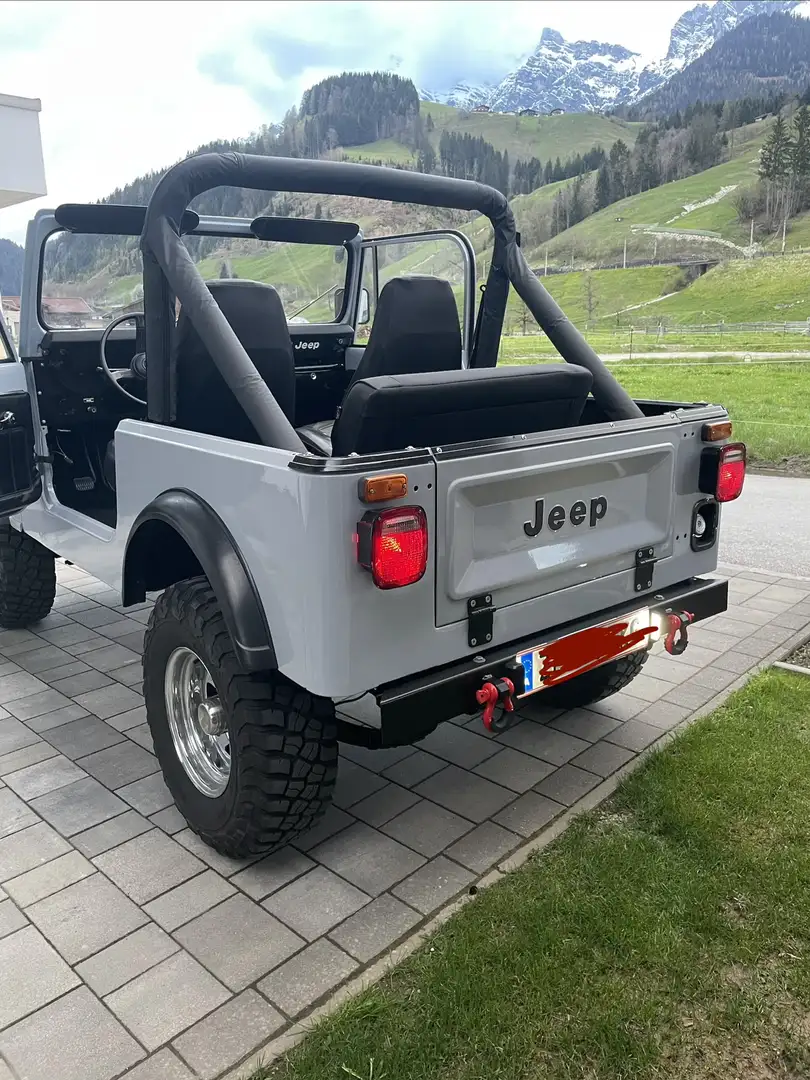 Jeep CJ-7 Grau - 2