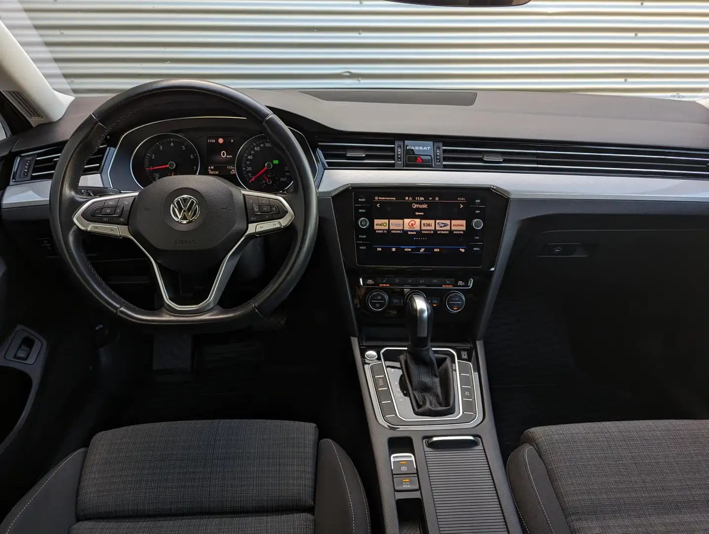 Volkswagen Passat Variant 1.5 TSI Business Plus DSG|ACC|Trekhaak|Camera|Stoe Zwart - 2