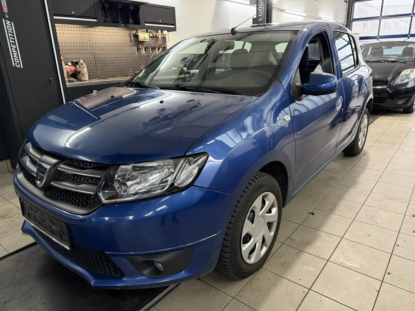 Dacia Sandero Lauréate dCi 75 Blau - 1