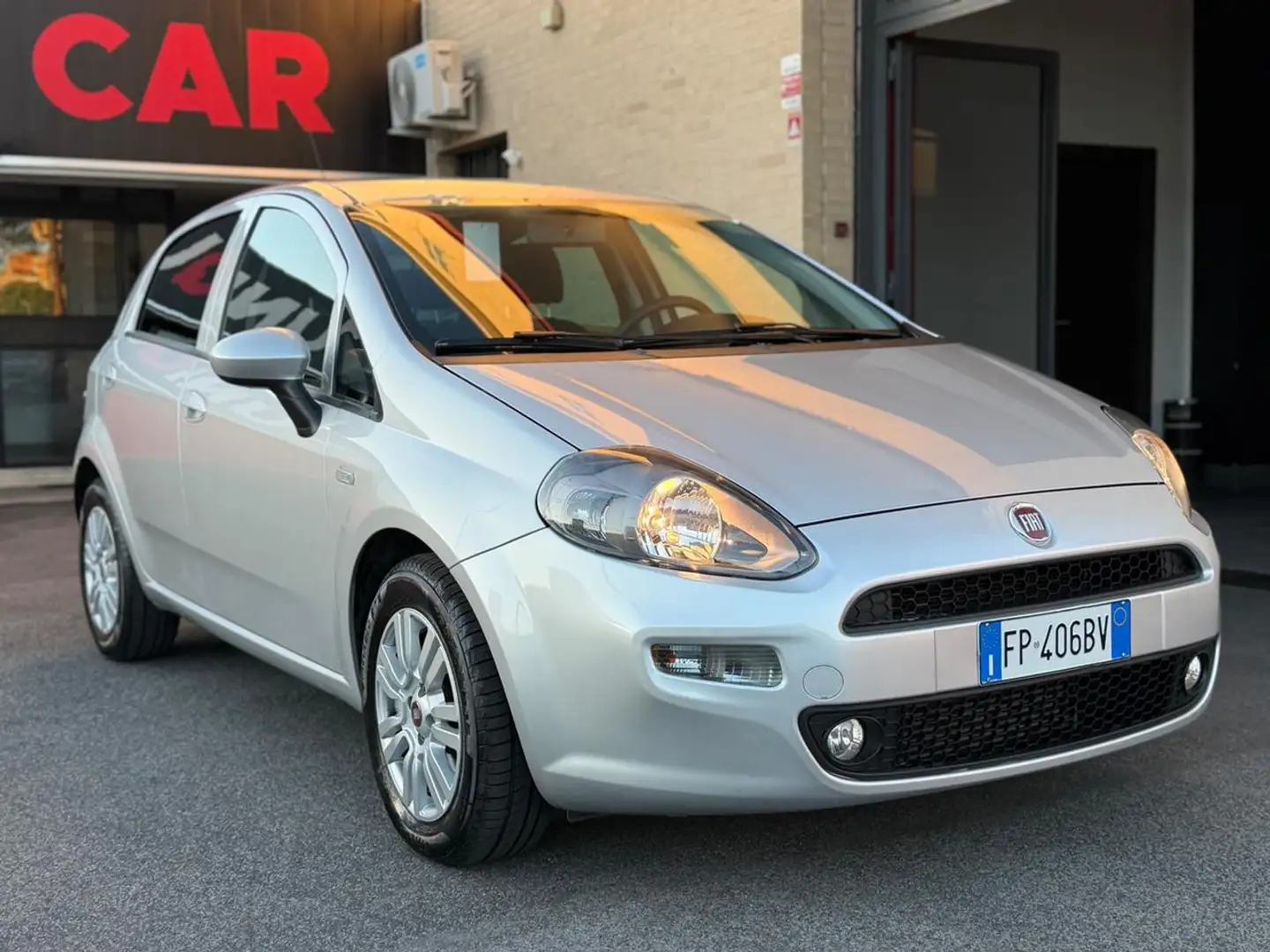 Fiat Punto 1.3 MJT II S&S 95 CV 5 porte Street Gris - 1