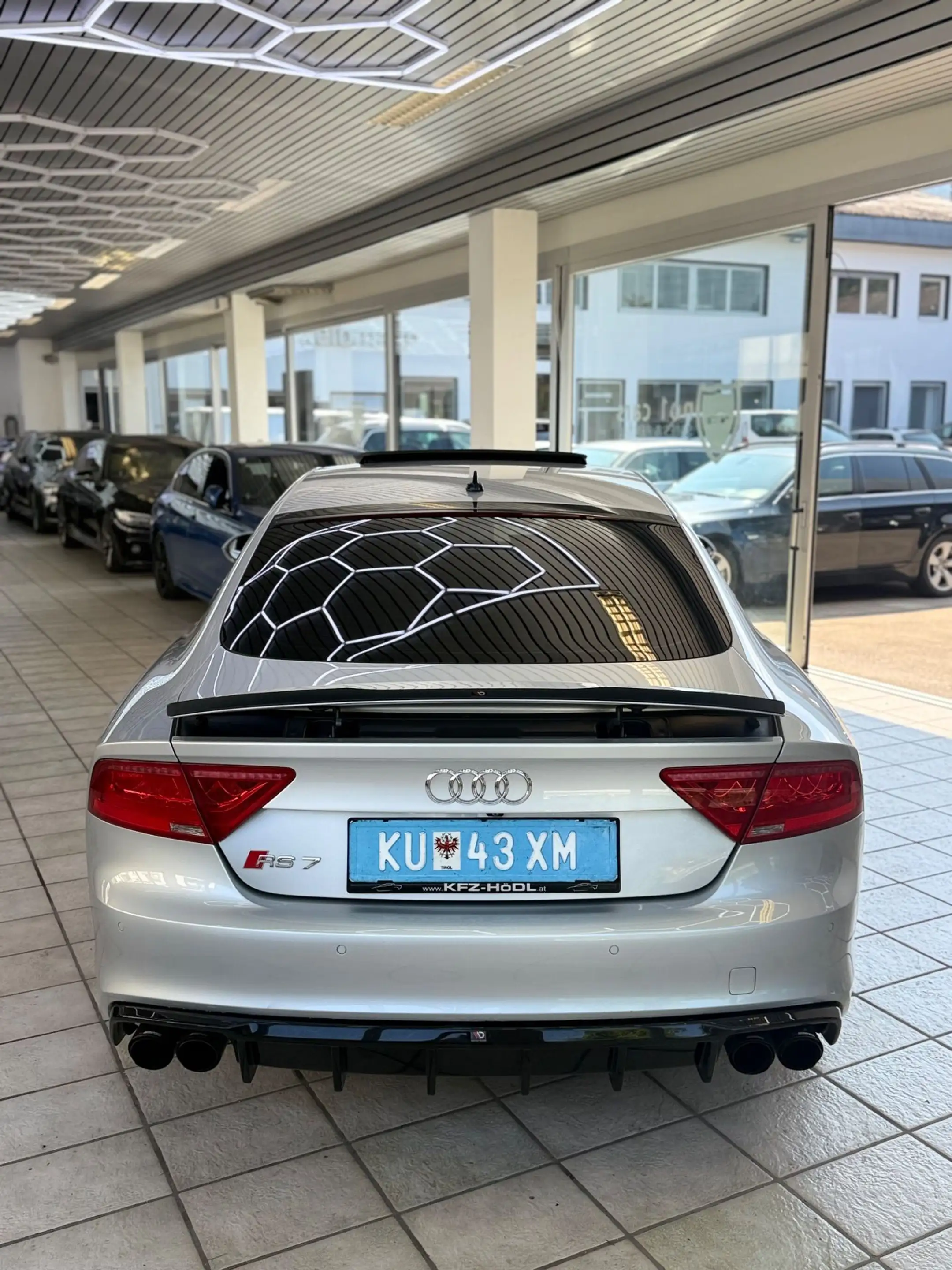 Audi S7 Sportback 4,0 TFSI quattro S-tronic — photo 14