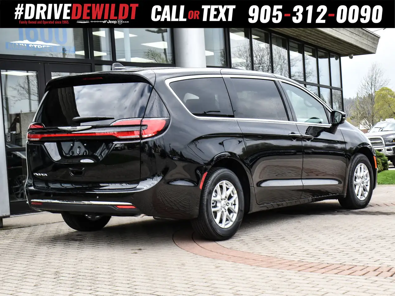 Chrysler Pacifica photo Chrysler Pacifica
