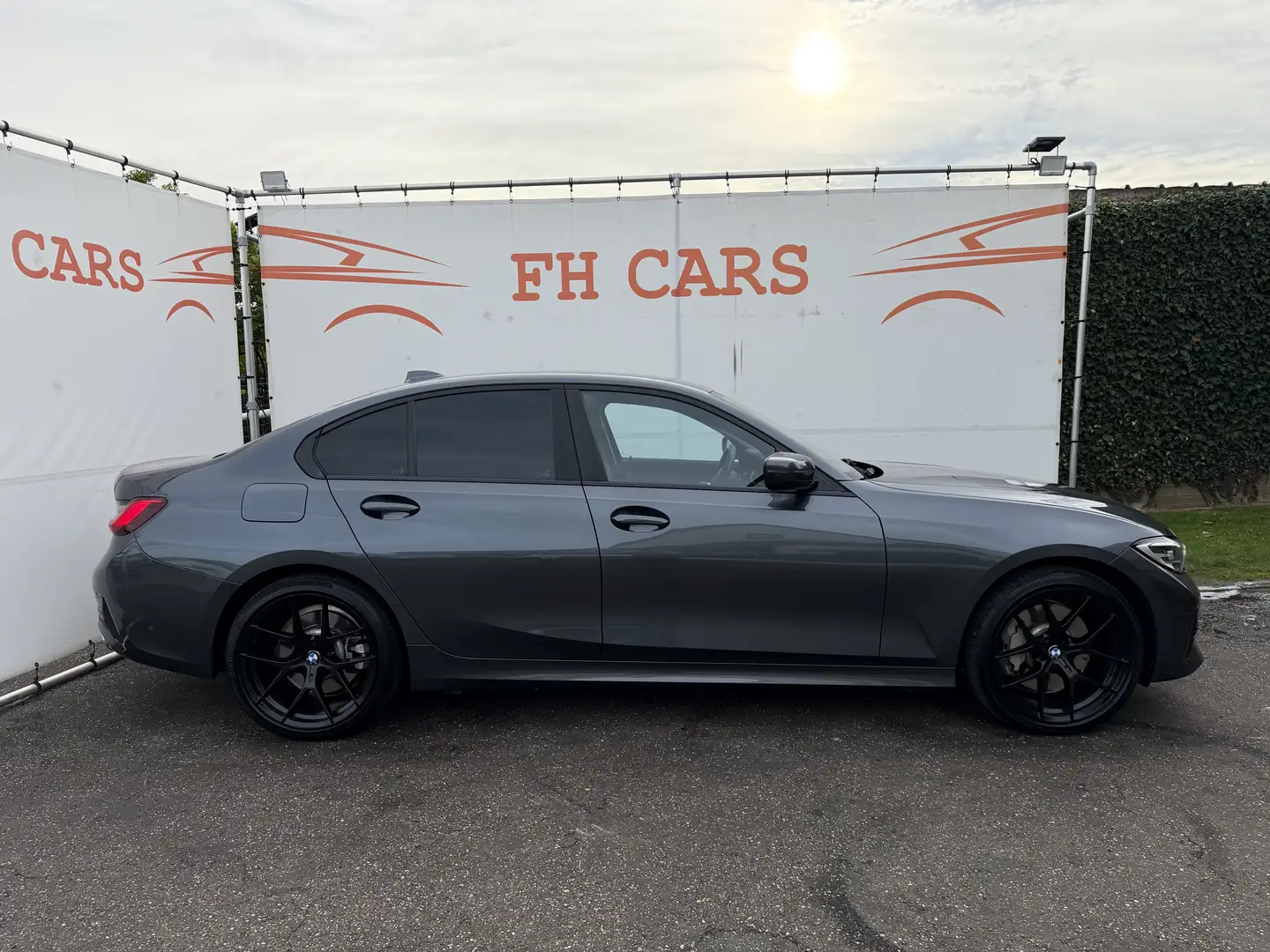 BMW 330 e Aut. M SPORT 19'' *292 PK*FULL LED*CAMERA*NAVI* Gris - 2