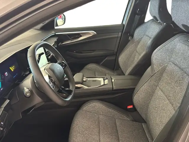 Renault Austral view 12