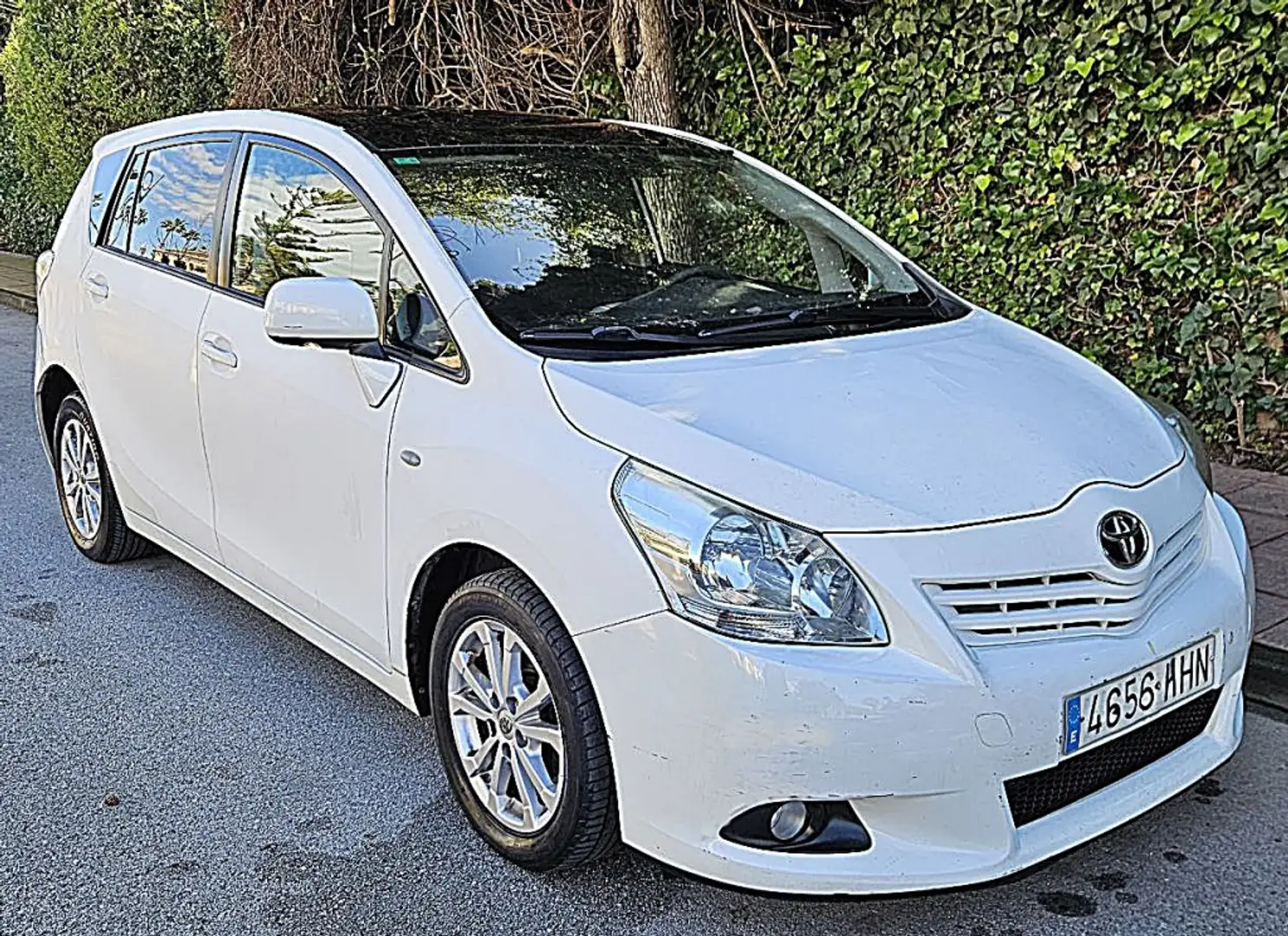 Toyota Verso 2.0D Active 120 7pl. Blanco - 1