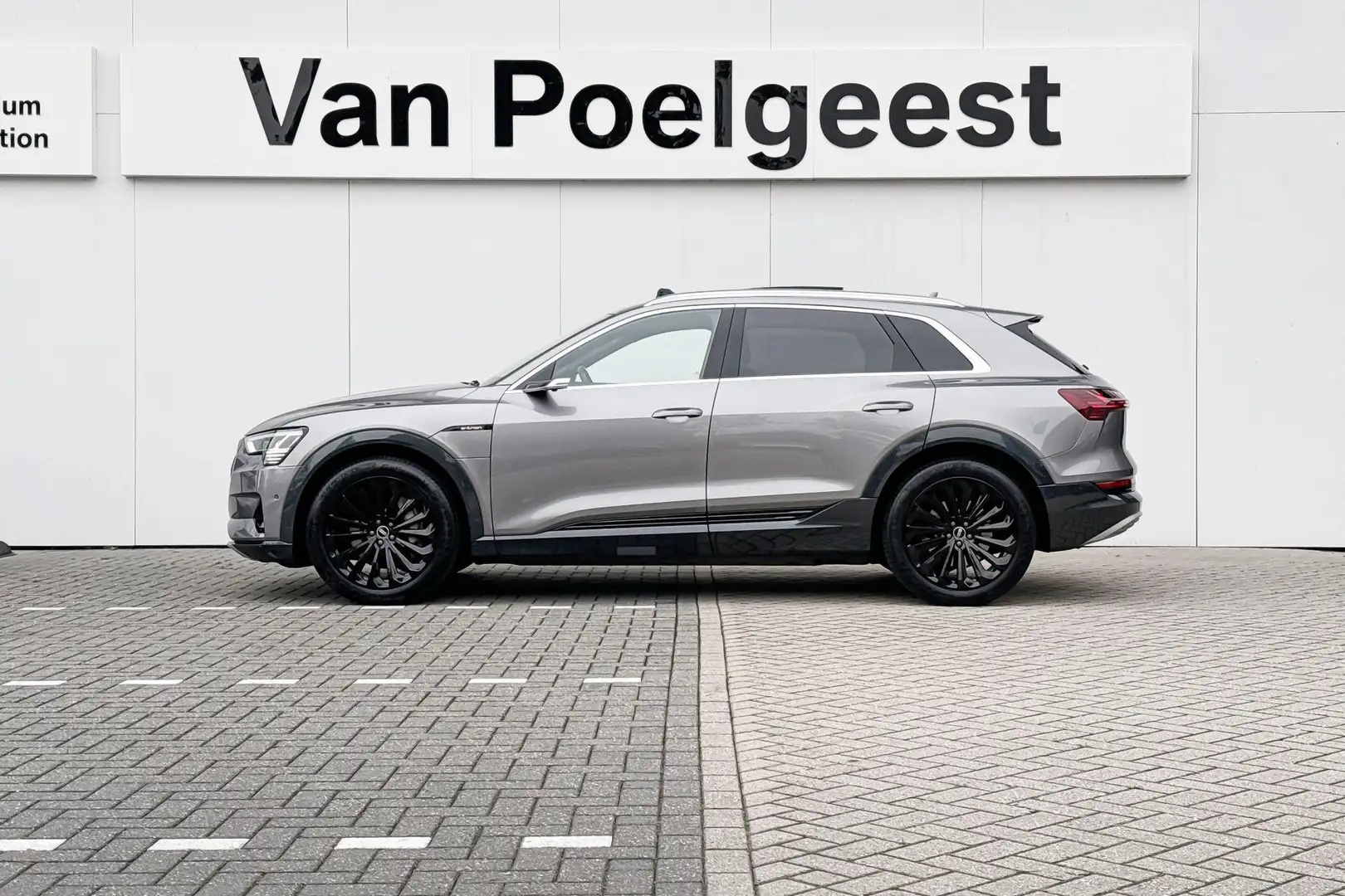 Audi e-tron e-tron 55 quattro advanced Pro Line Plus 95 kWh Sc Grijs - 2