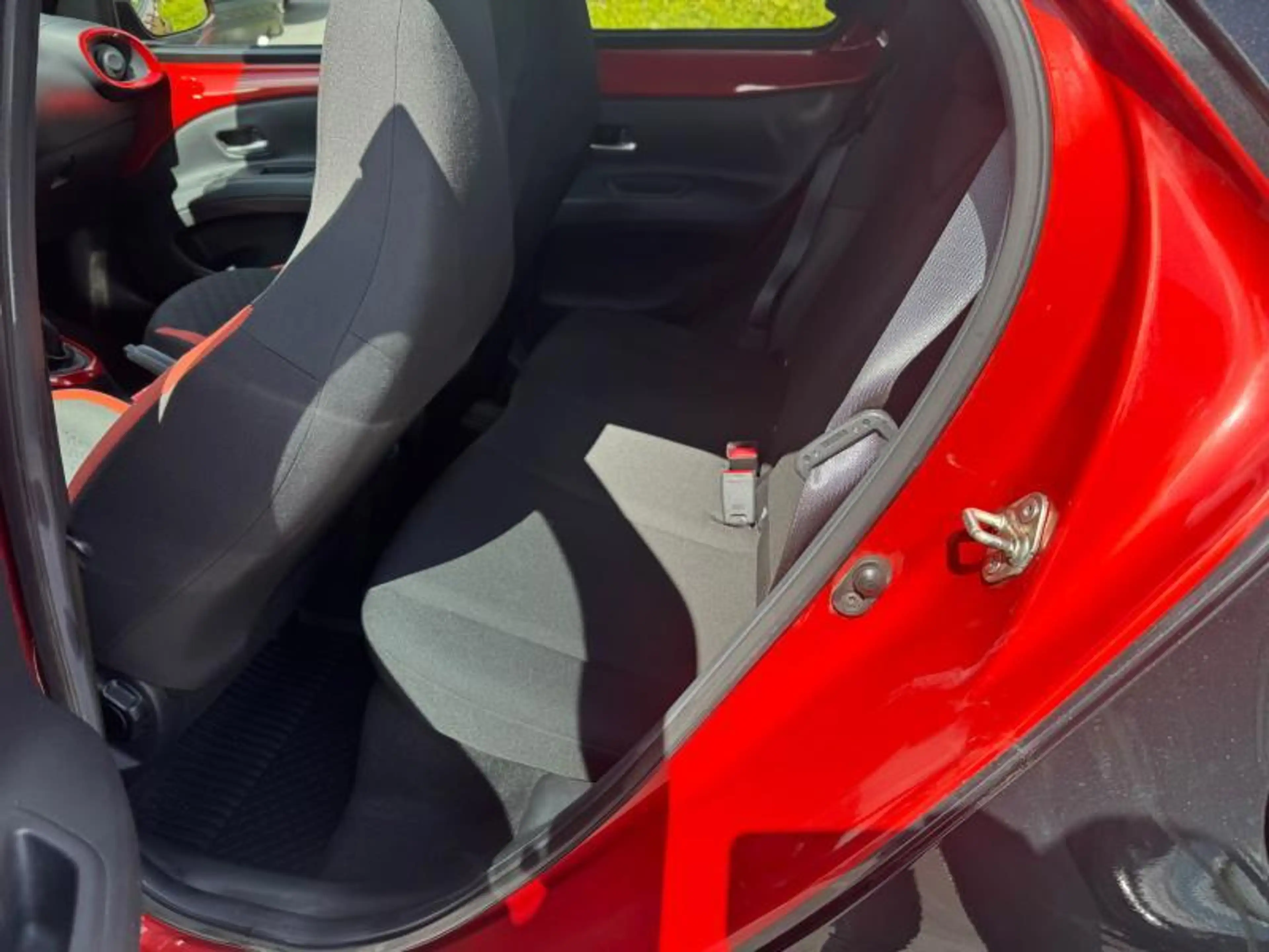 Toyota Aygo X Hatchback 1.0L MT X pulse + tech pack — photo 6