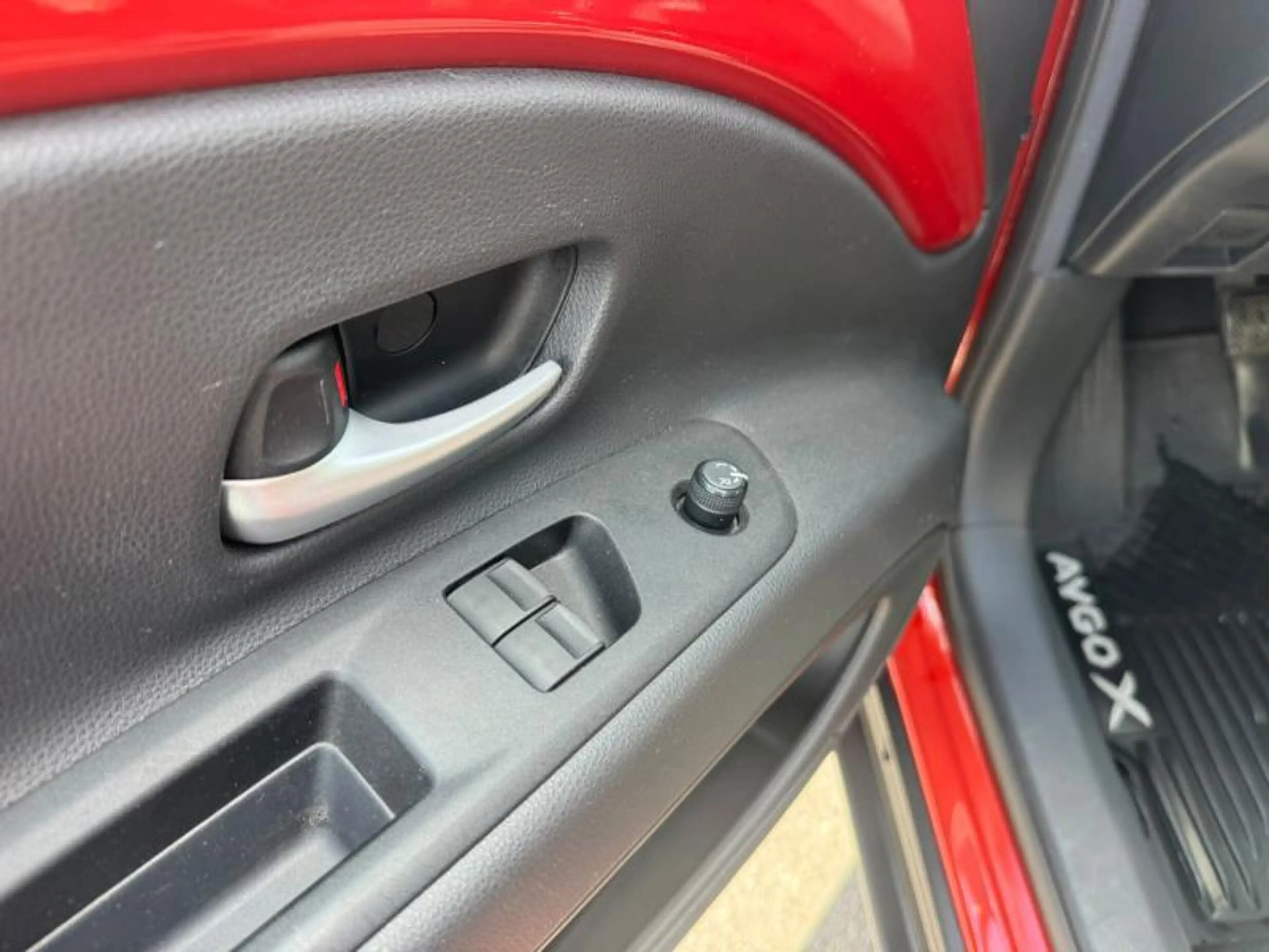 Toyota Aygo X Hatchback 1.0L MT X pulse + tech pack — photo 9