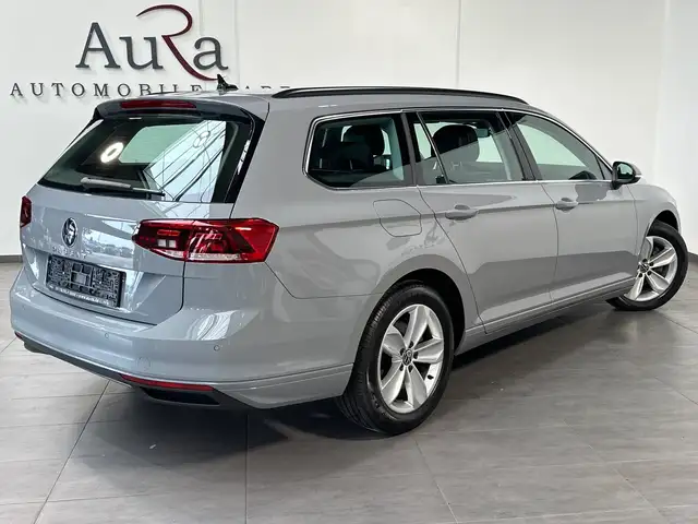 Volkswagen Passat view 4