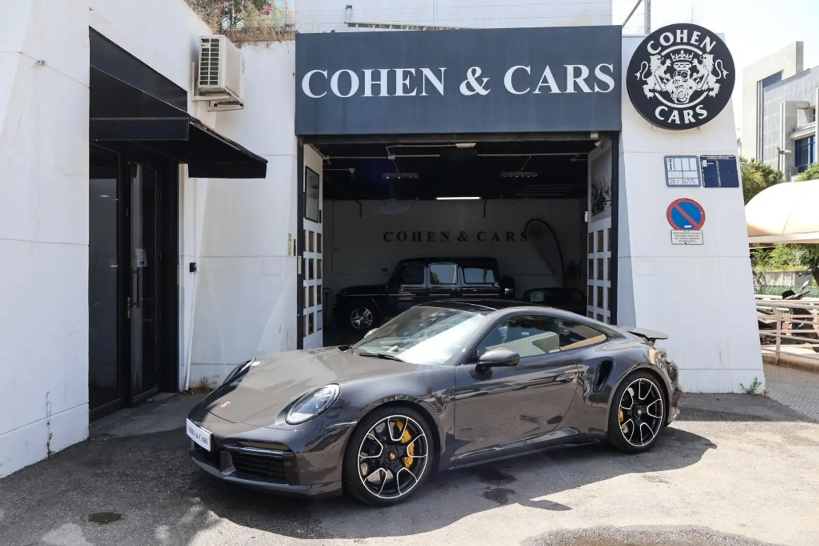 Porsche 992 Turbo S Coupé PDK Grijs - 1