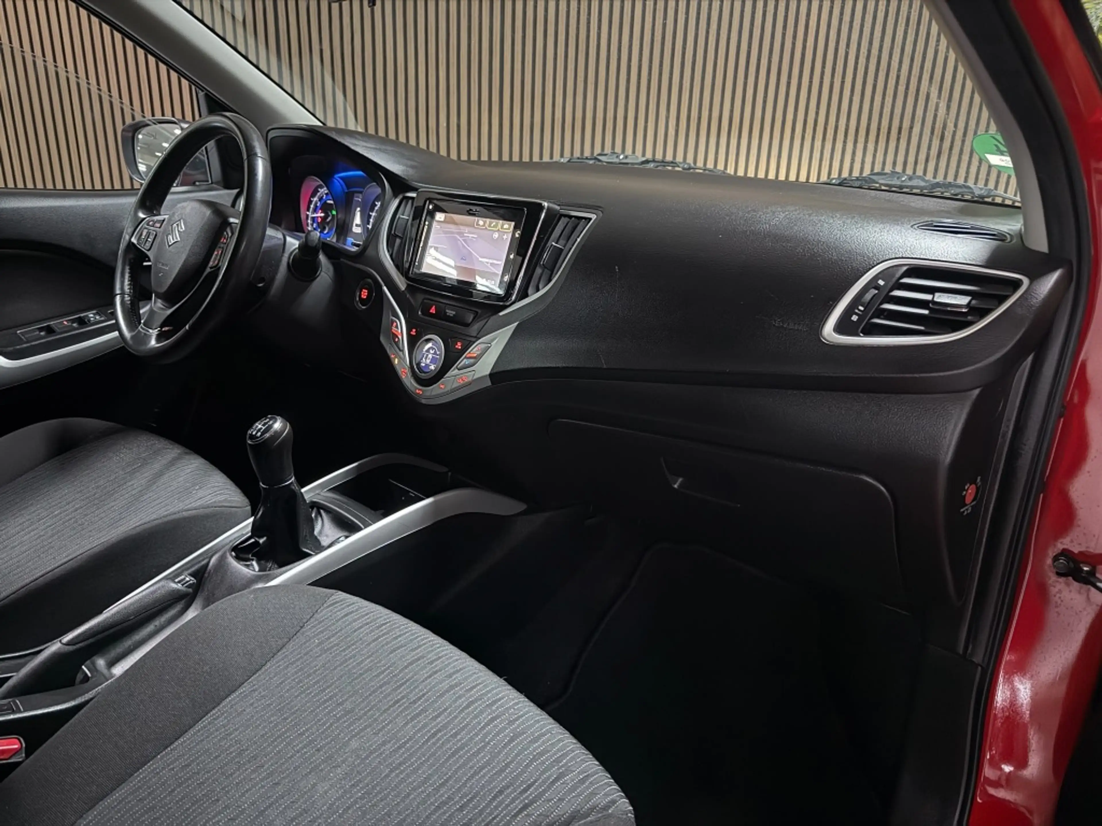 Suzuki Baleno 1.2 Smart Hybride High executive — photo 9