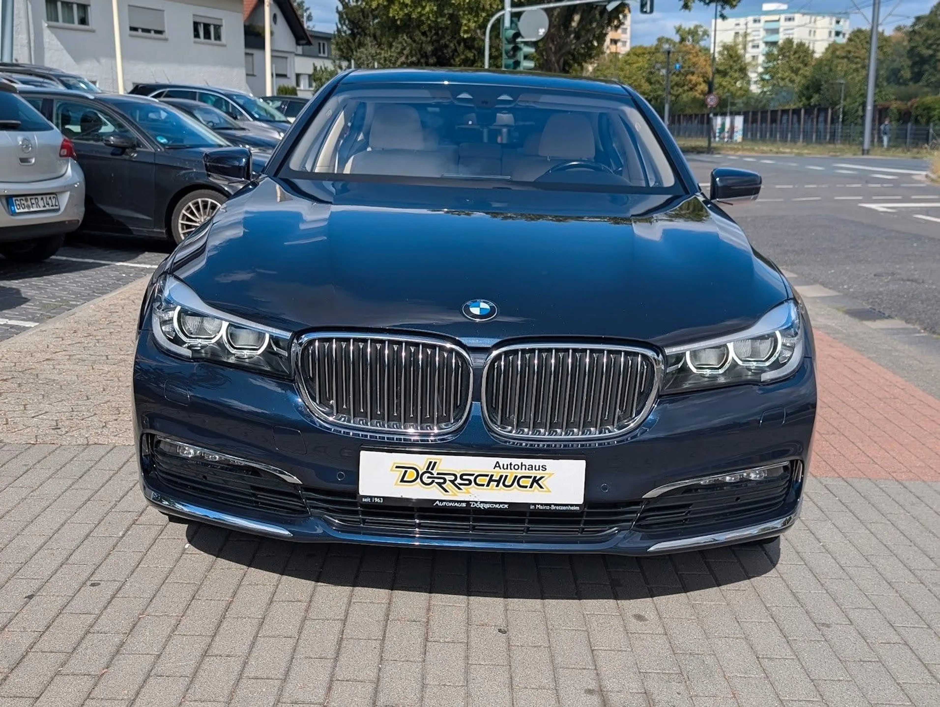 BMW 725 725d G11 Massage. Kamera. NAVI. 4-Zonen-Klima — photo 4