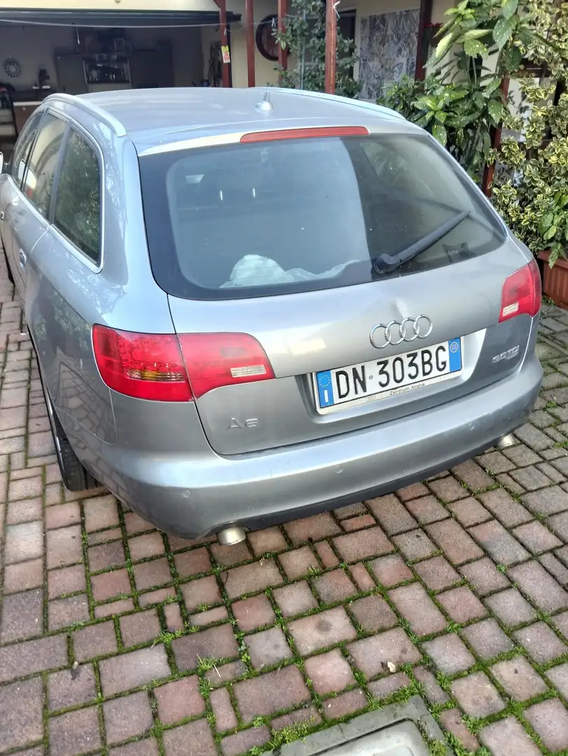 Audi A6 Avant 2.5 tdi Style auto - 2