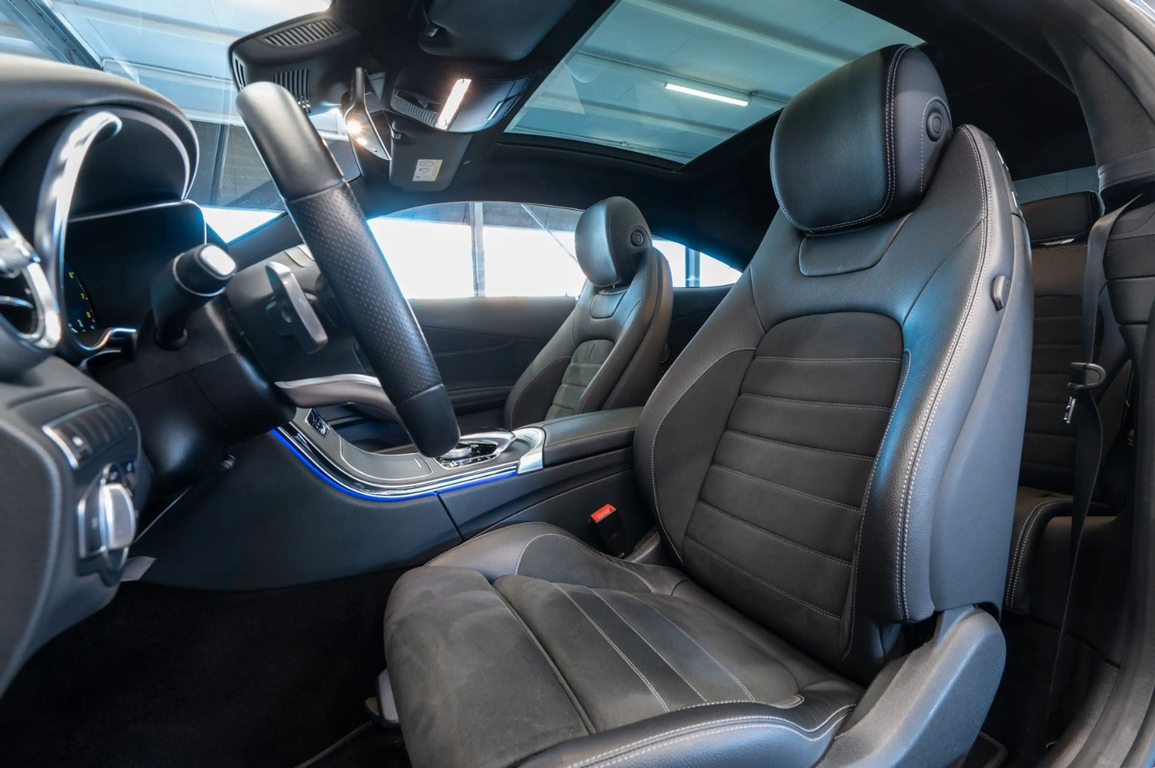 Mercedes-Benz C 400 C400 Coupe 4MAT| AMG-LINE|VIRTUAL|NIGHT|PANO|19" — photo 14