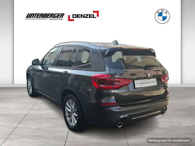 BMW X3 view 4