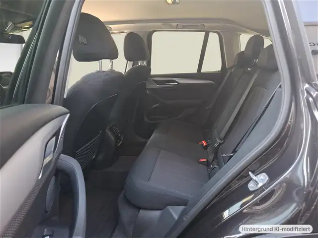 BMW X3 view 11