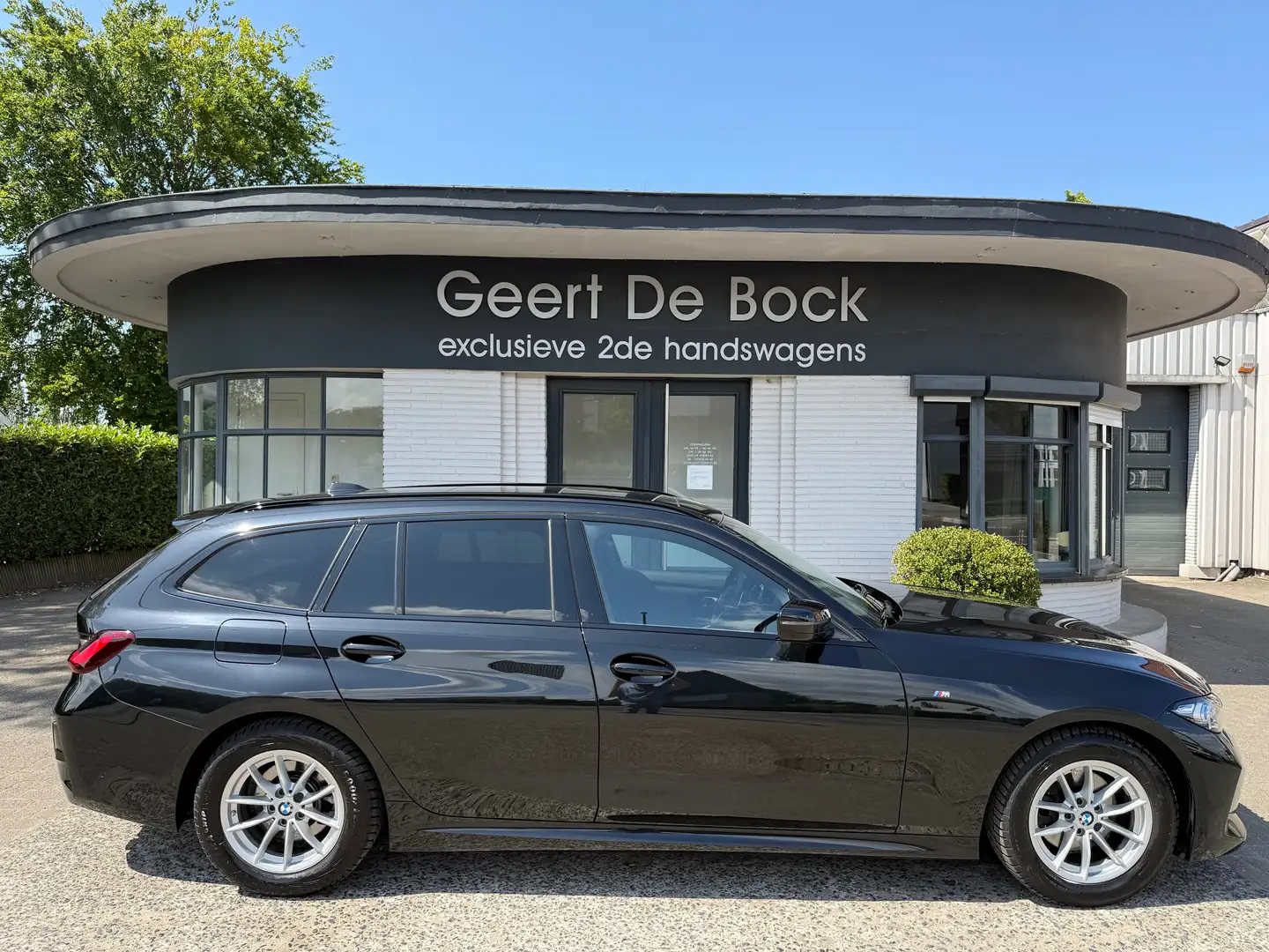 BMW 320 Touring 320iAS/M SPORT/PANO/HEAD UP/HIFI Zwart - 2