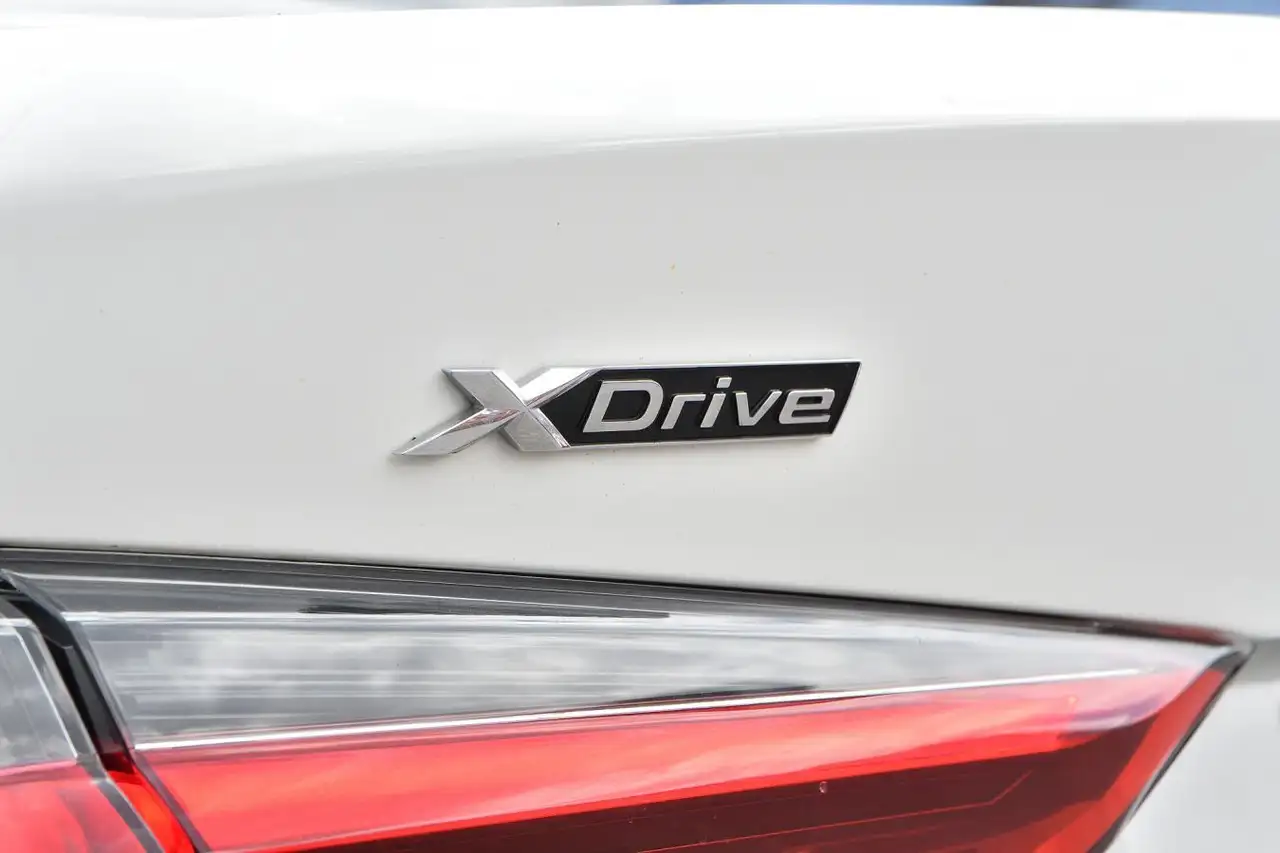 BMW 4 Series снимка BMW 4 Series