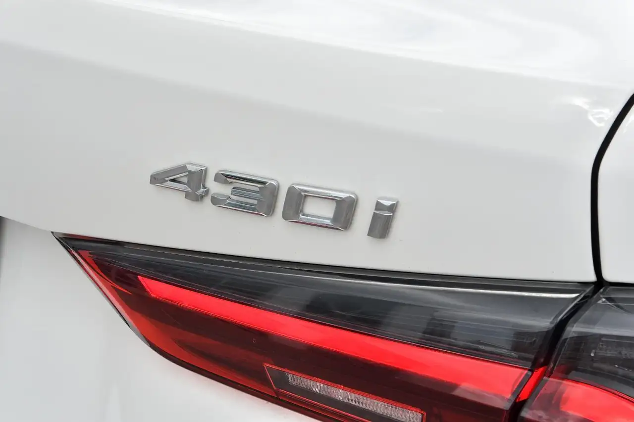 BMW 4 Series снимка BMW 4 Series