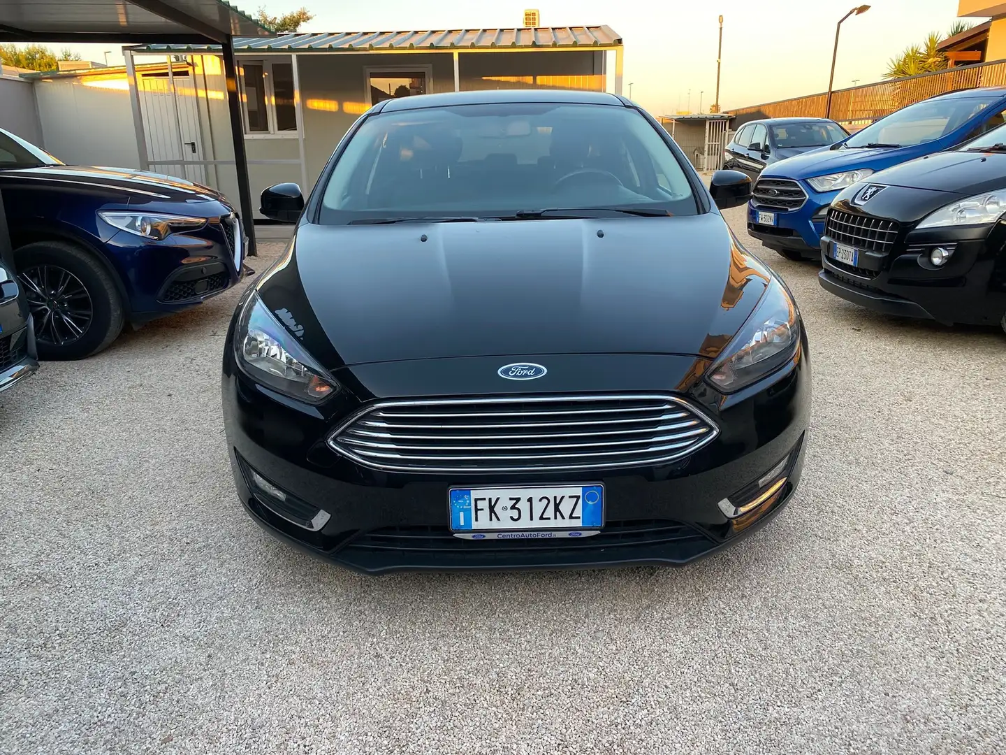 Ford Focus Focus IV 2015 5p 1.5 tdci Titanium s Noir - 2