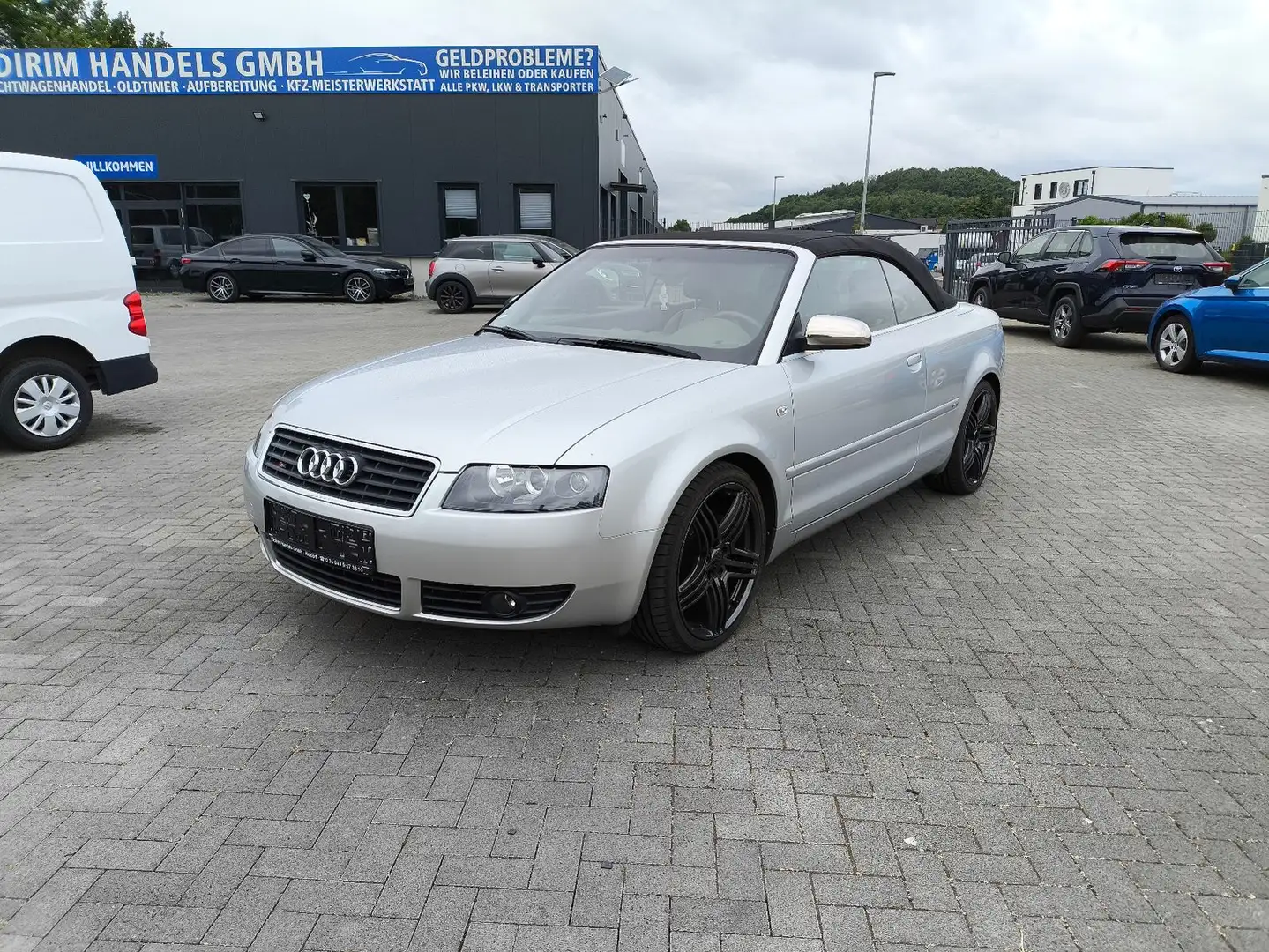 Audi A4 Cabriolet 1.8T, S-LINE,LEDER,KLIMA,SITHEIZUNG Silber - 2