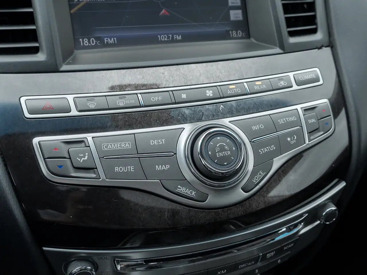Infiniti QX60 снимка Infiniti QX60