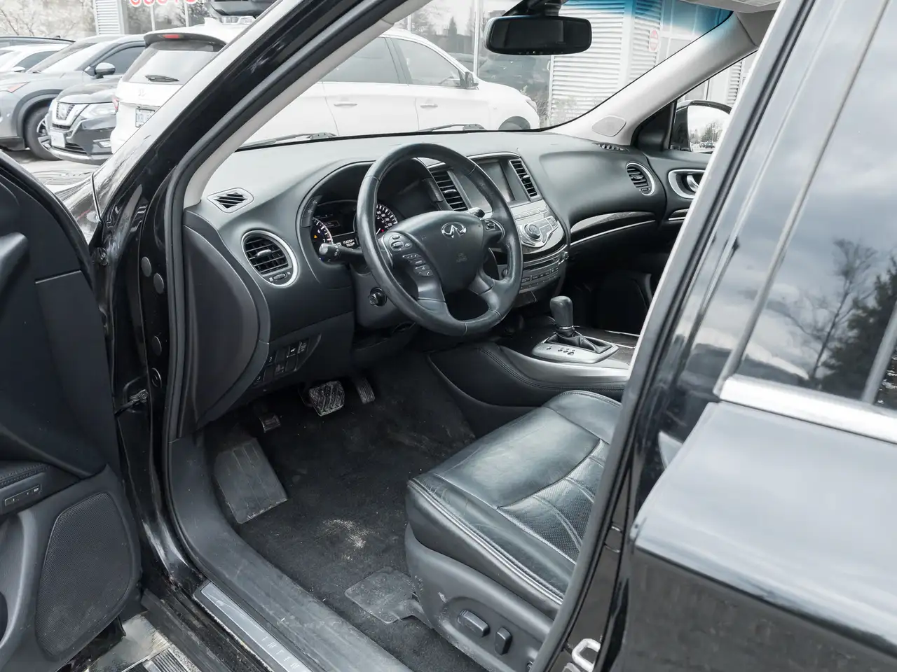 Infiniti QX60 снимка Infiniti QX60