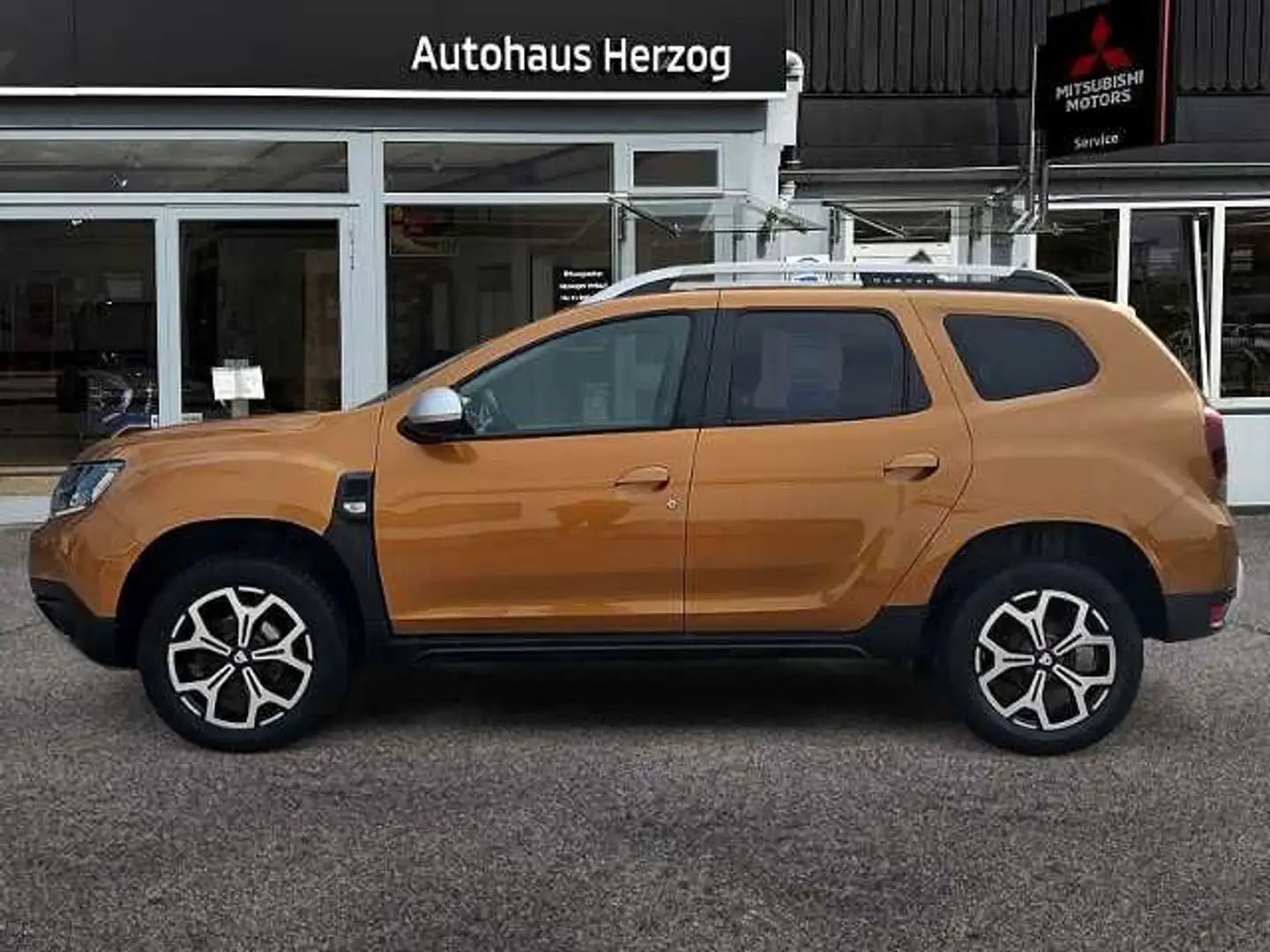 Dacia Duster DUSTER II 1.3 Prestige + AHK + SHZ Orange - 2