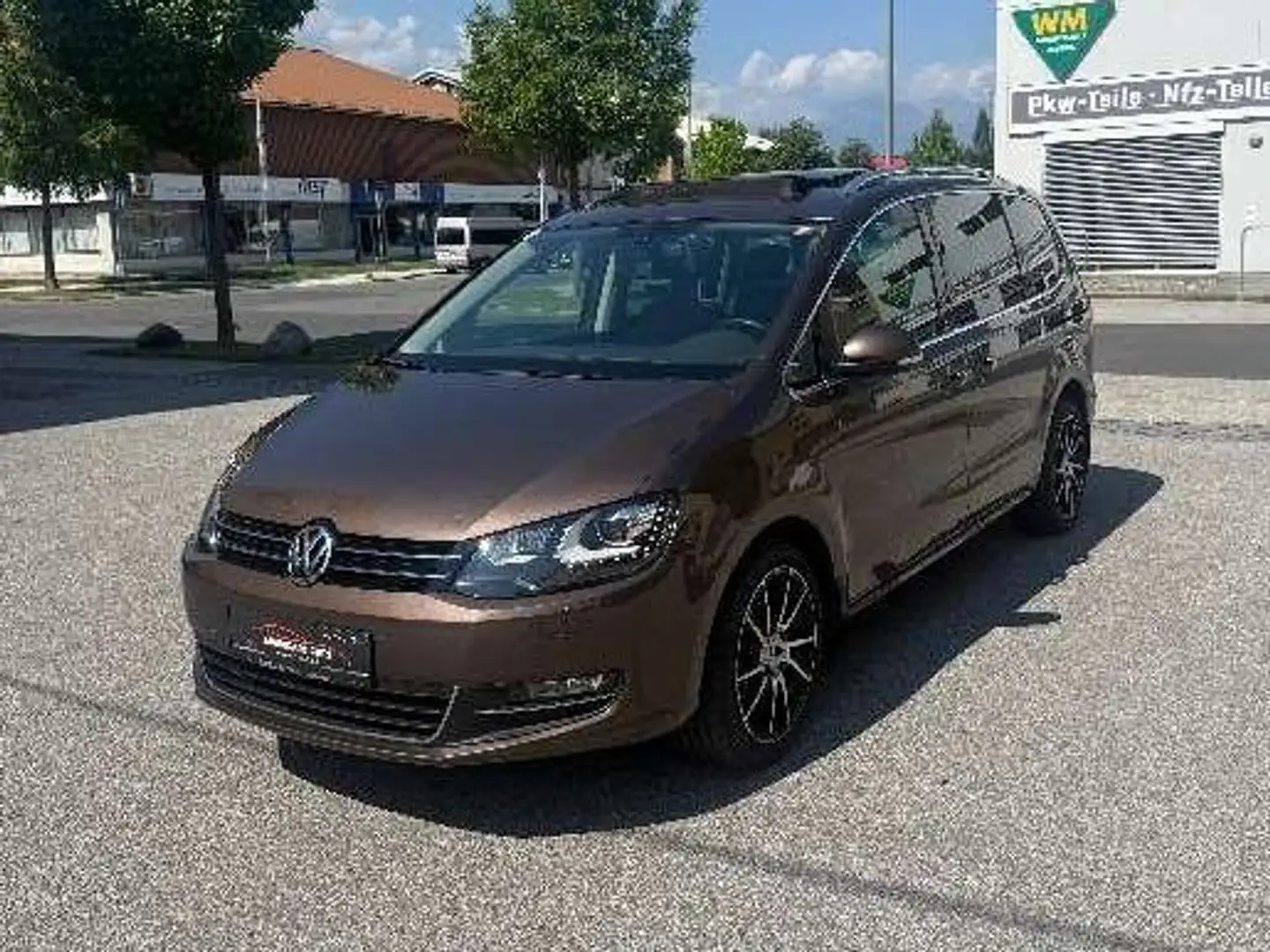 Volkswagen Sharan Sky BMT 2,0 TDI DPF 4Motion Brown - 1