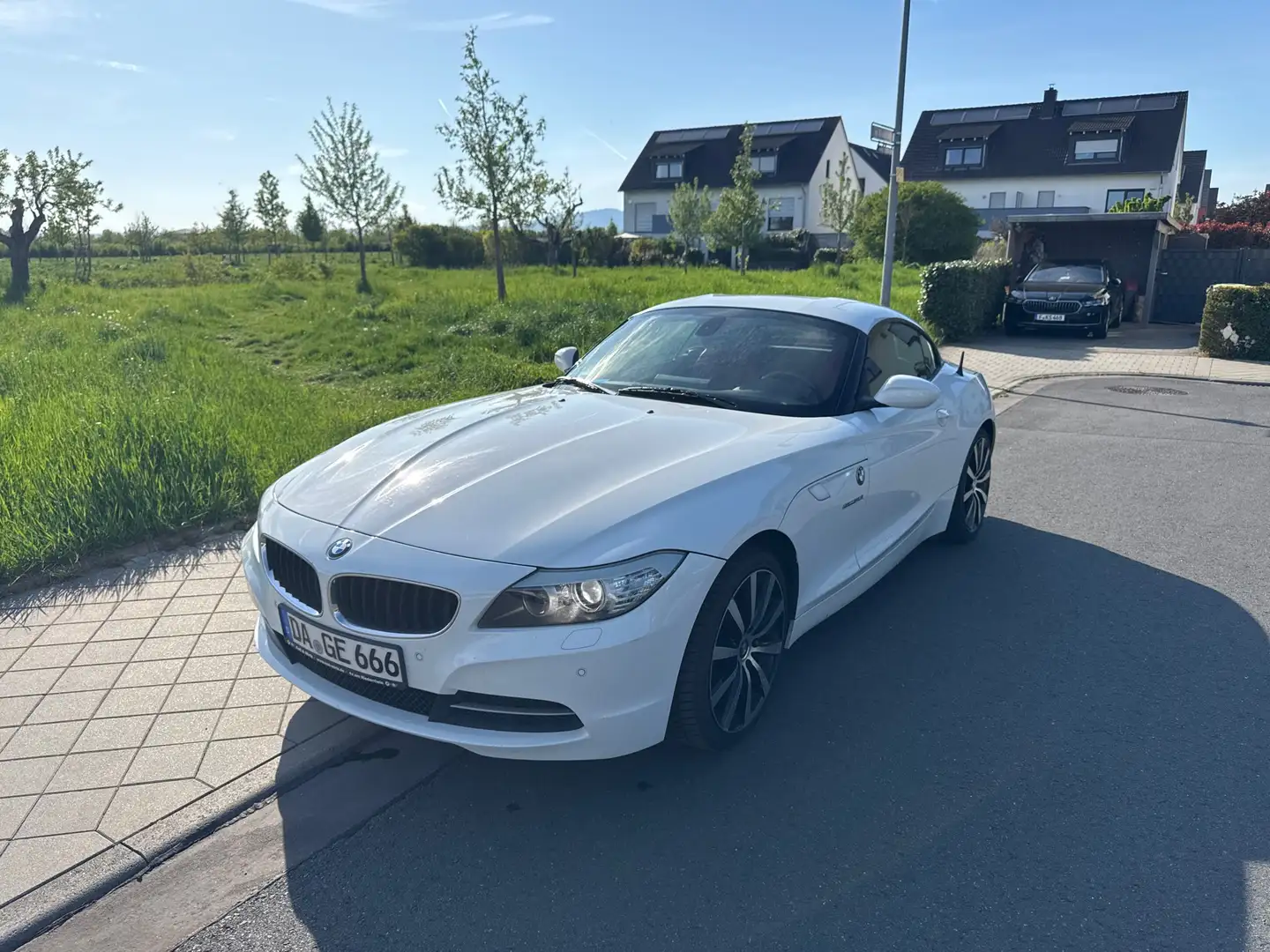 BMW Z4 sDrive30i Aut. Neuer Kofferraum und Karten - 1