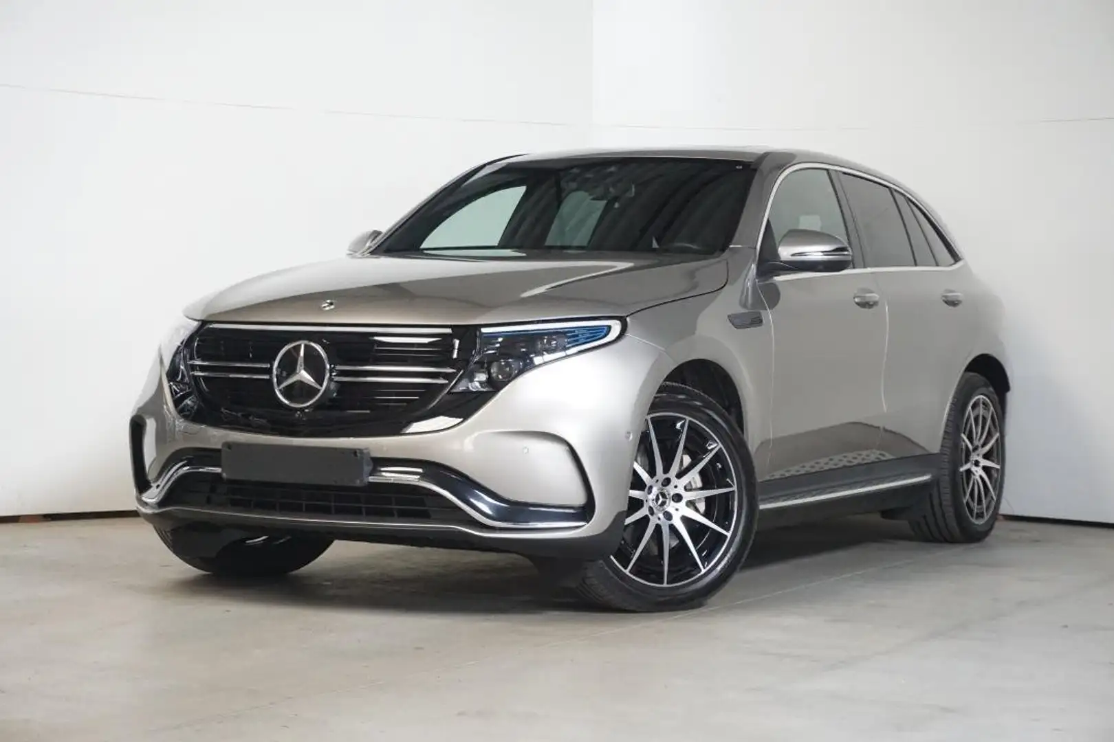 Mercedes-Benz EQC 400 RIJASSISTENTIE-TREKHAAK-SCHUIFDAK-HEAD UP DISPLAY Zilver - 1