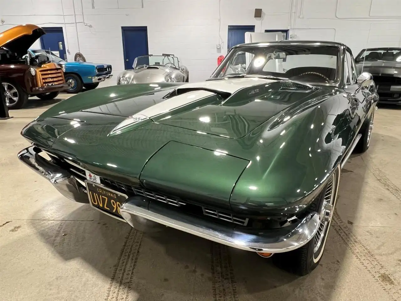 Chevrolet Corvette снимка Chevrolet Corvette