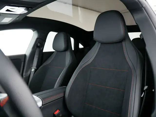 Mercedes-Benz Cla view 24